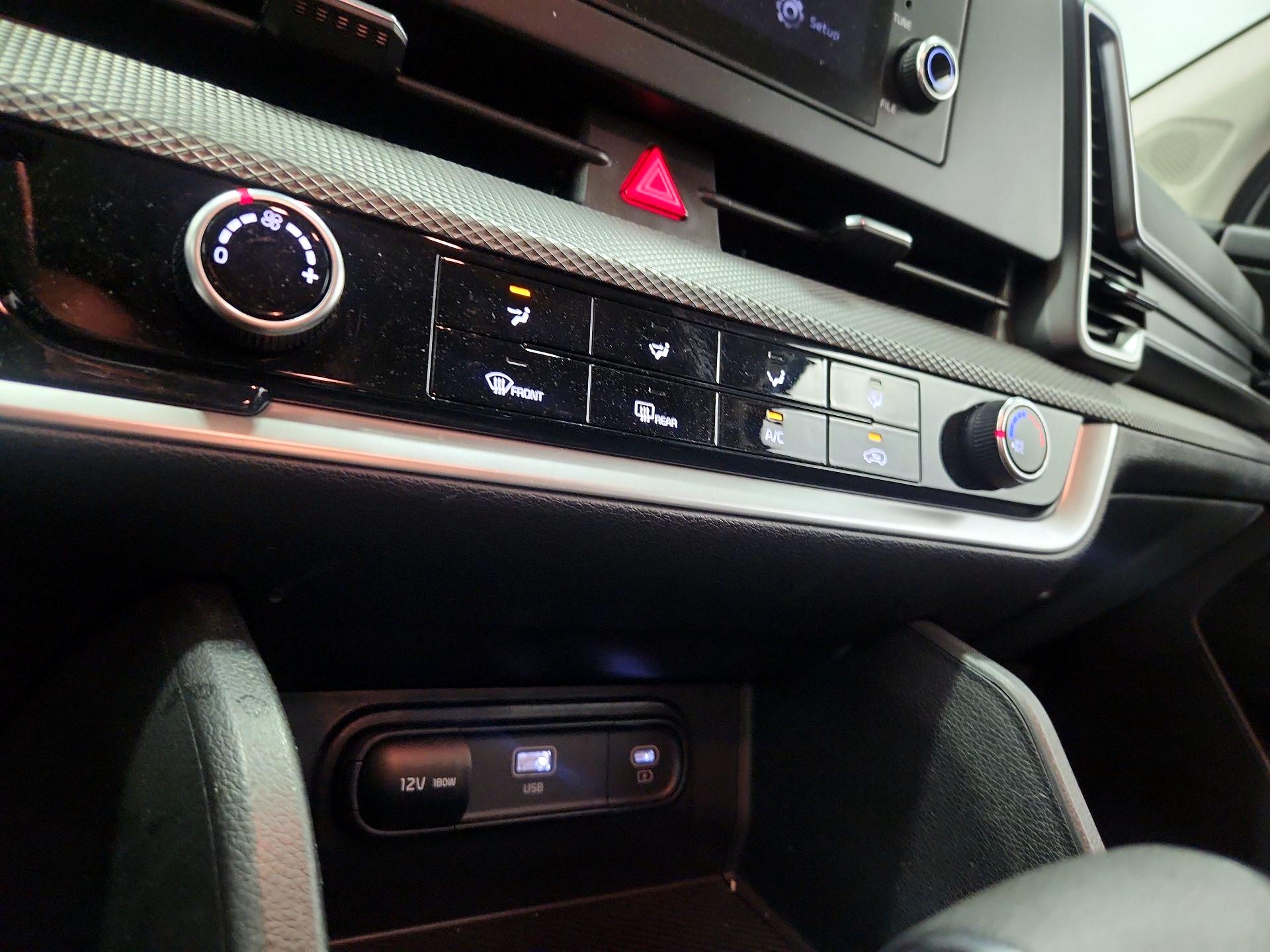 Thumbnail: 2023 Kia Sportage - 16