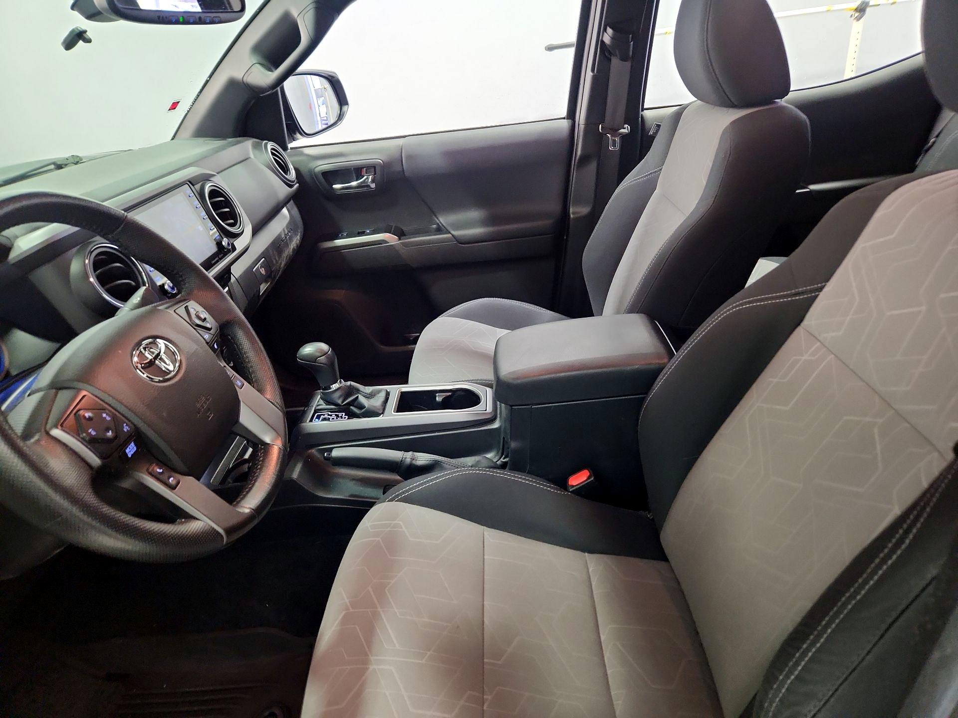 Thumbnail: 2022 Toyota Tacoma - 11