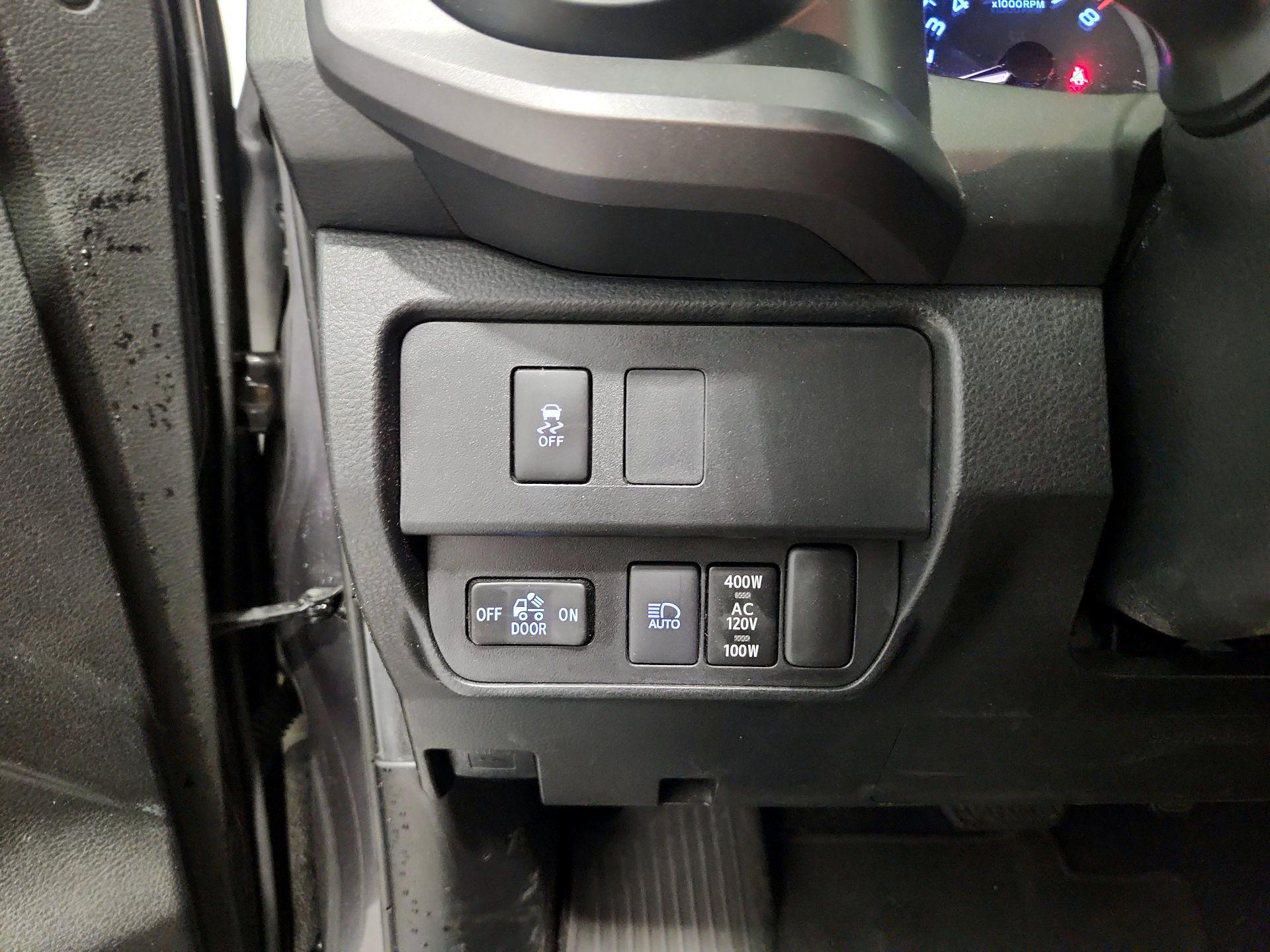 Thumbnail: 2022 Toyota Tacoma - 13