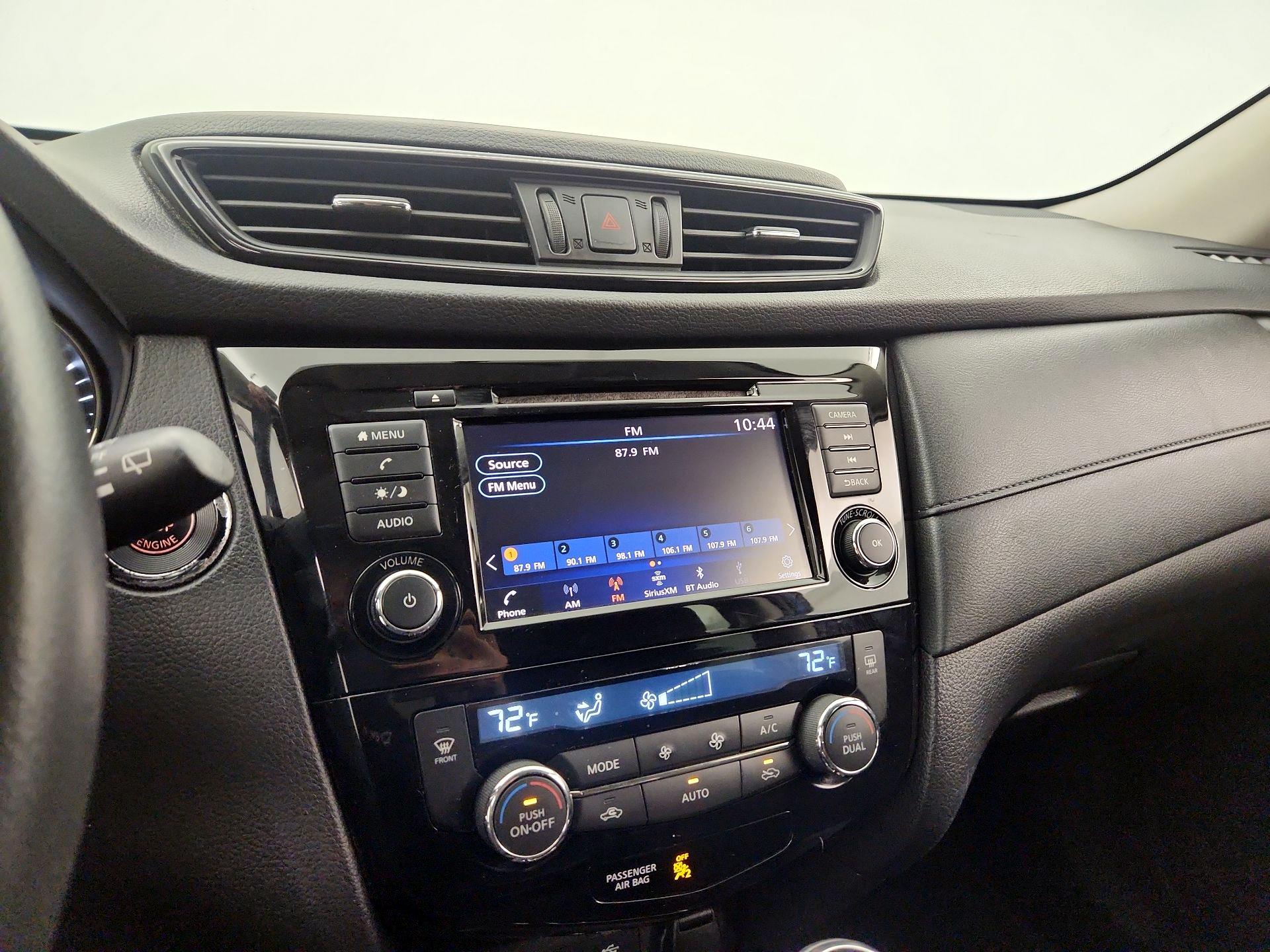 Thumbnail: 2018 Nissan Rogue - 15