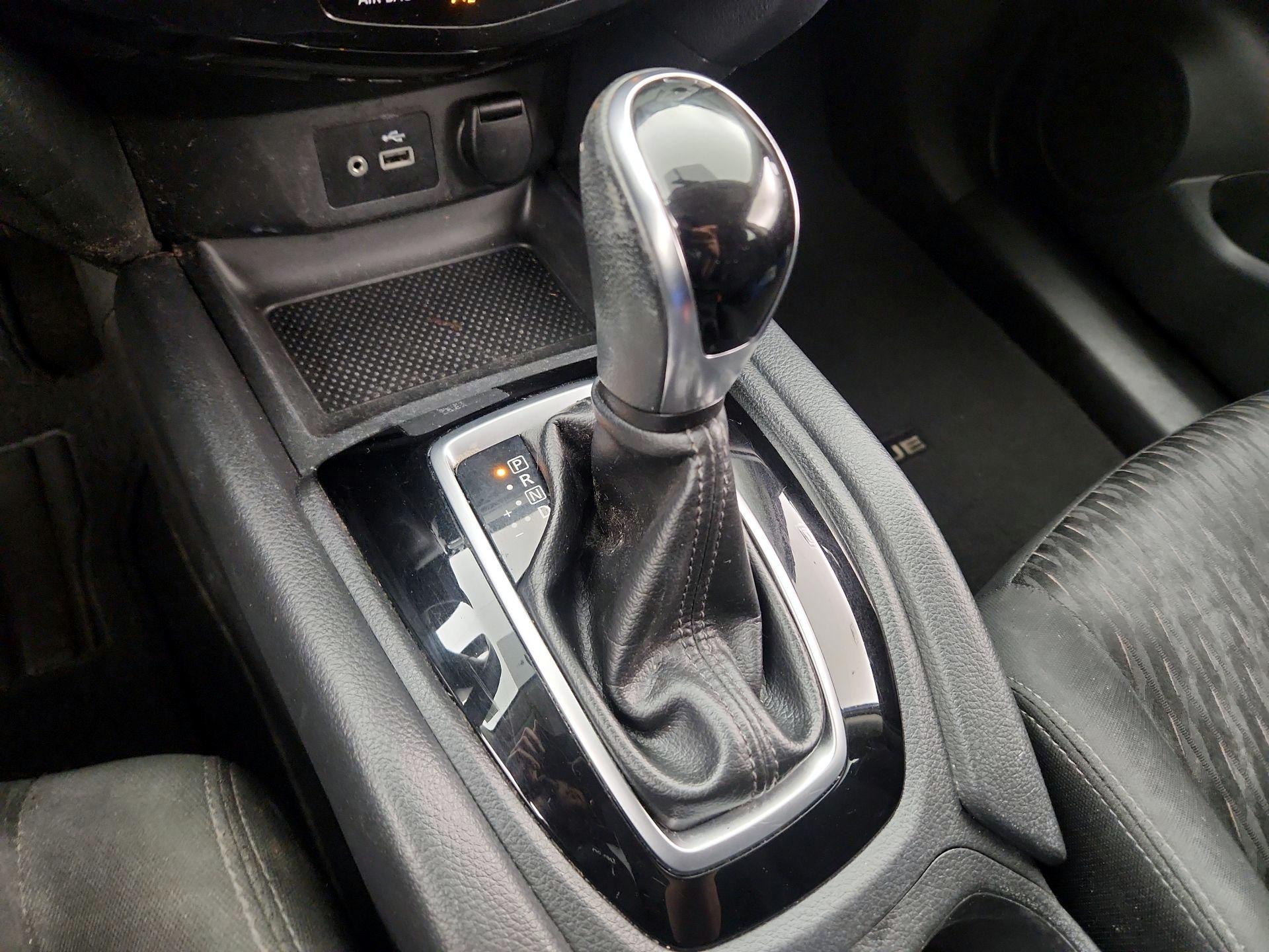 Thumbnail: 2018 Nissan Rogue - 17