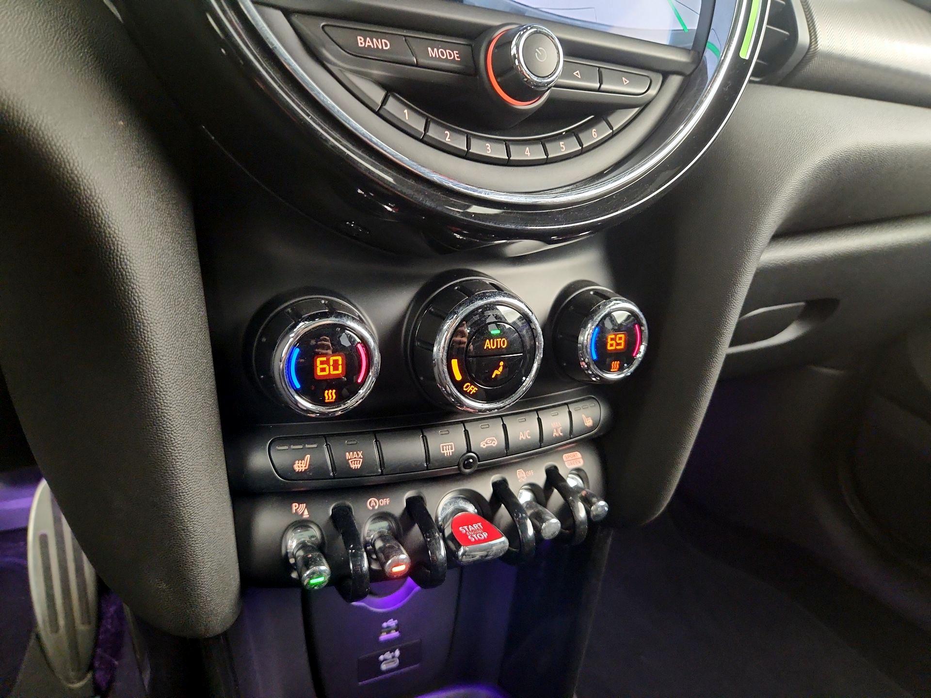 Thumbnail: 2021 MINI Cooper Hardtop - 17