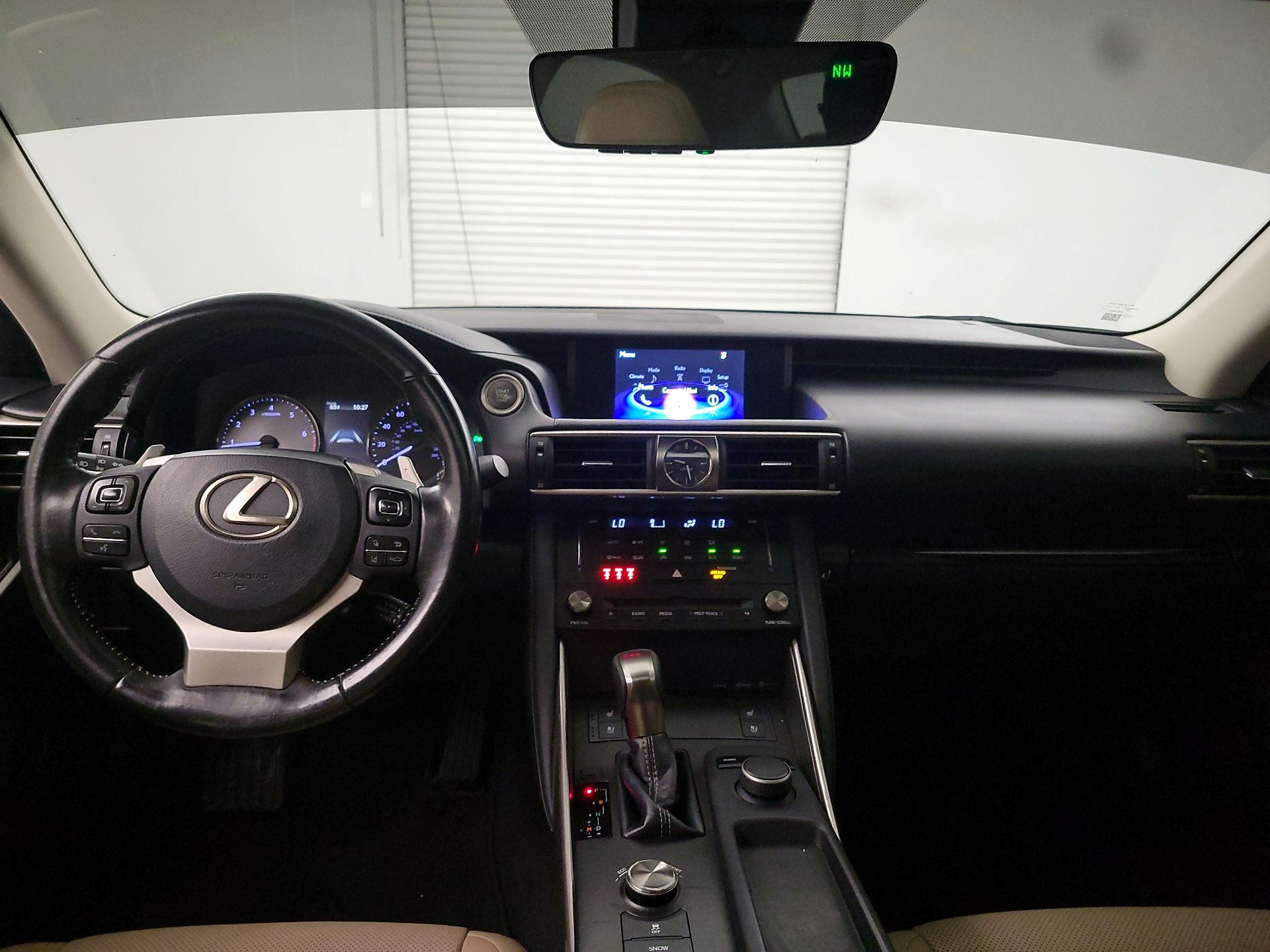 Thumbnail: 2018 Lexus IS - 9