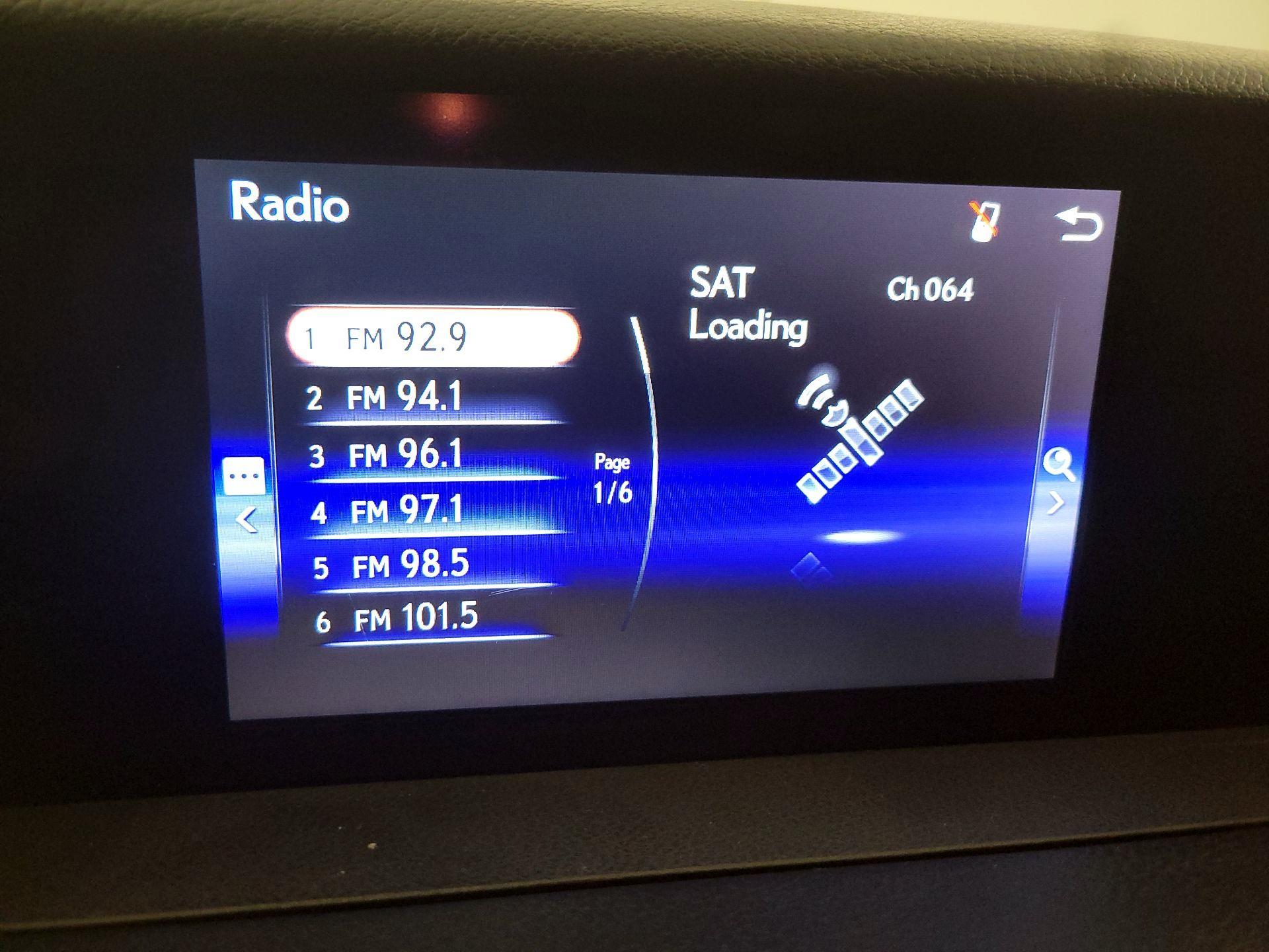 Thumbnail: 2018 Lexus IS - 15