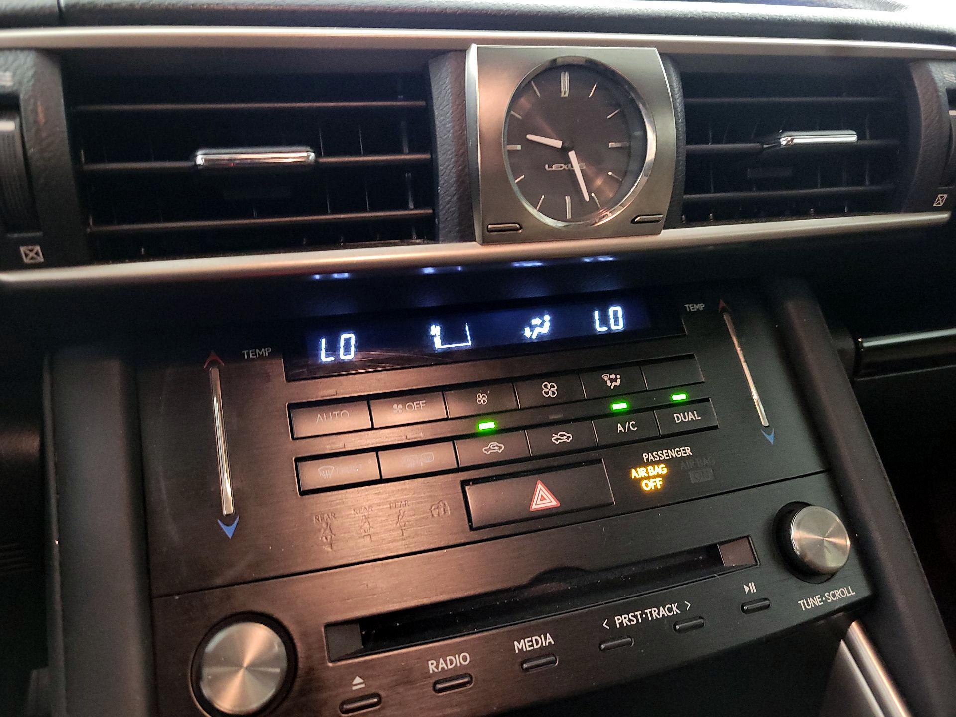 Thumbnail: 2018 Lexus IS - 16