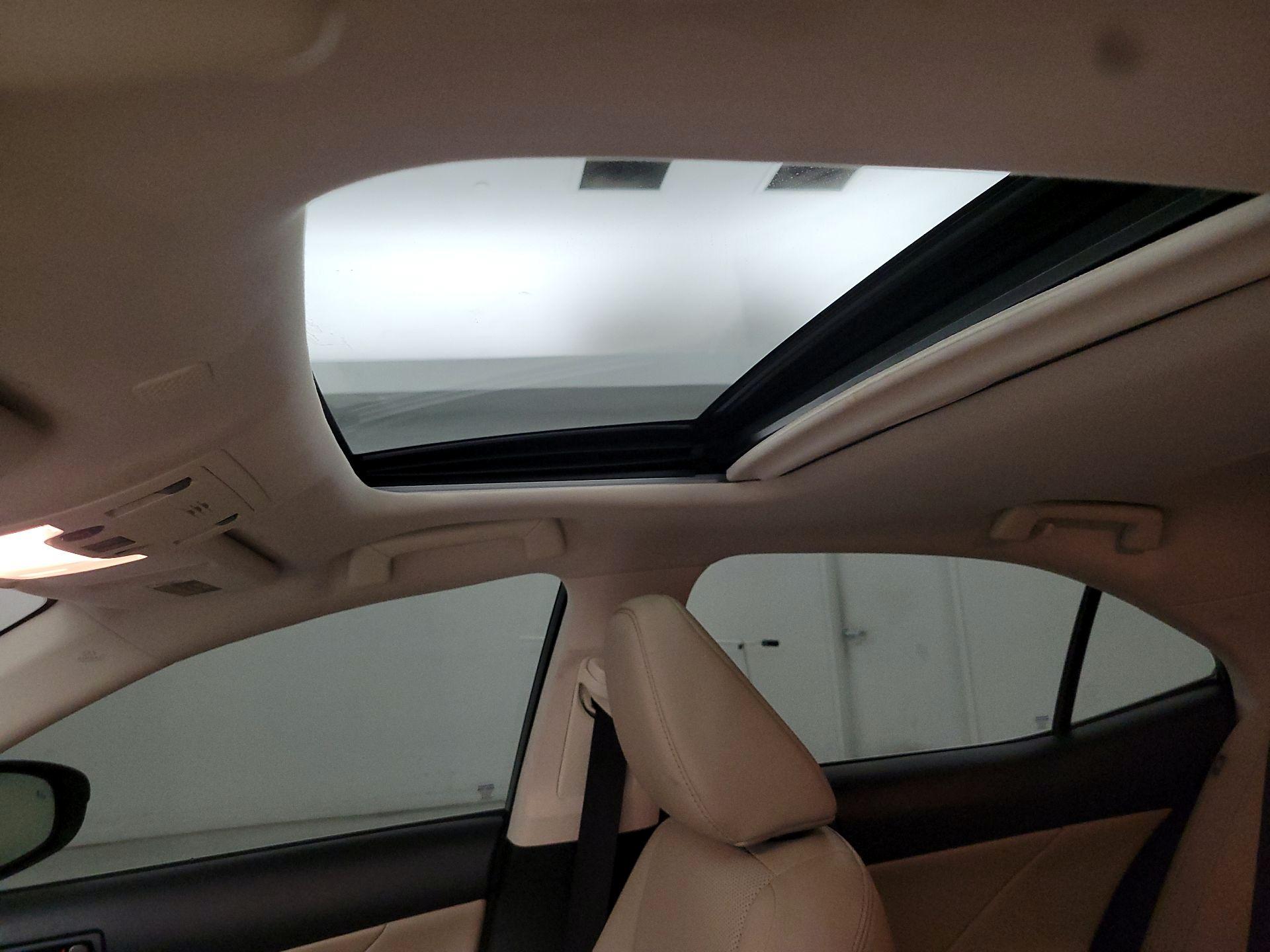 Thumbnail: 2018 Lexus IS - 19