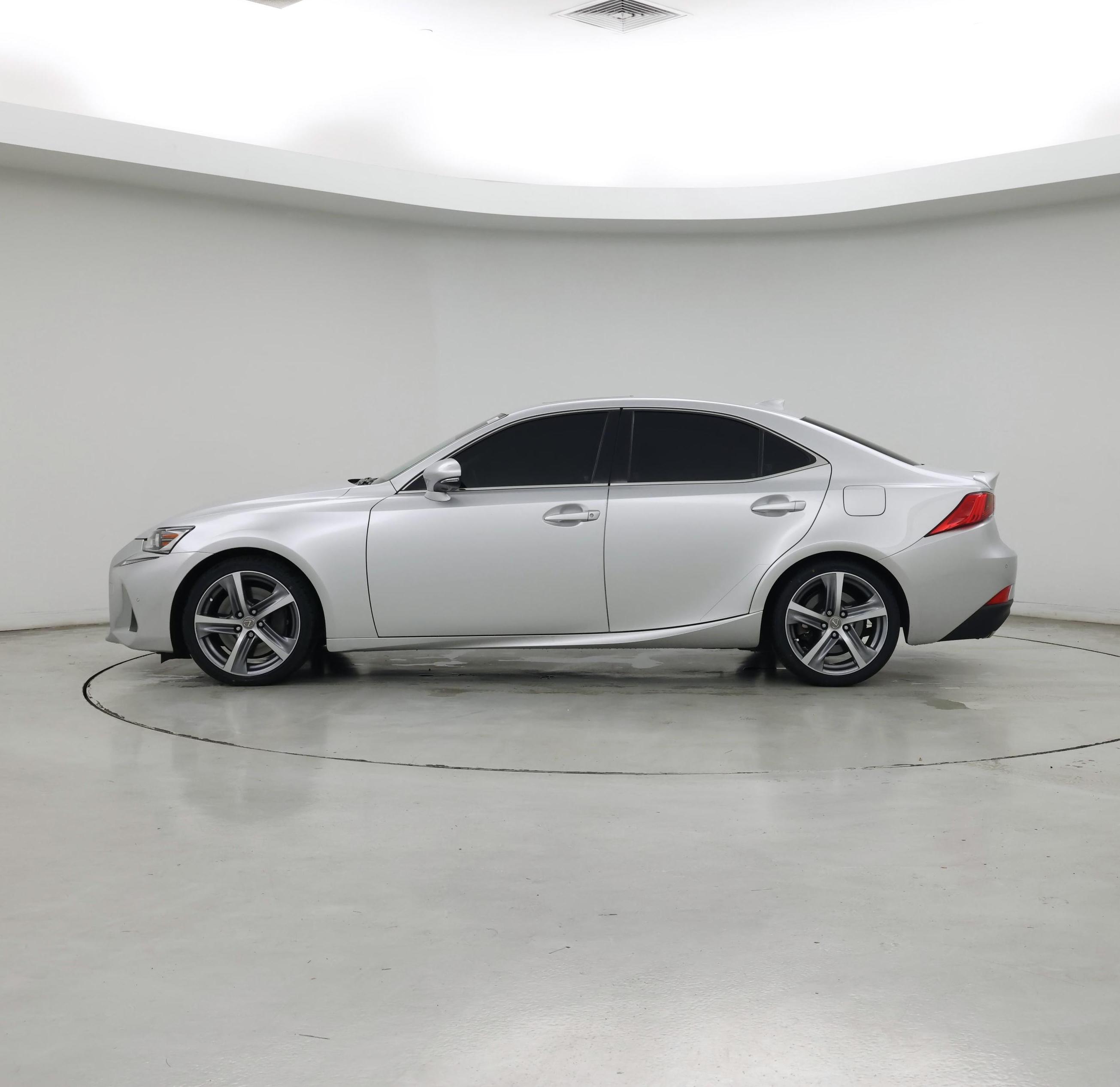 Thumbnail: 2018 Lexus IS - 3