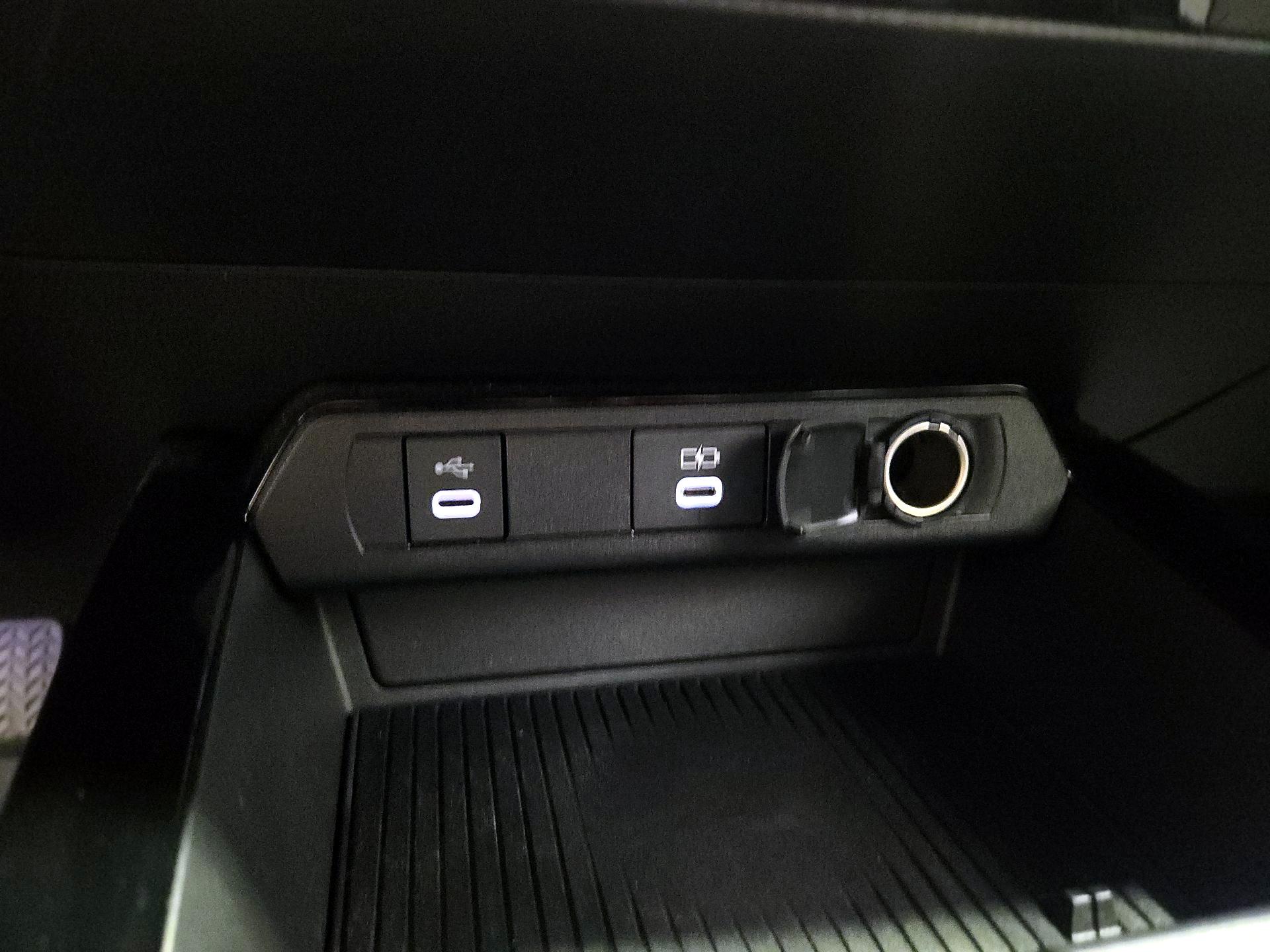 Thumbnail: 2023 Toyota Prius - 19