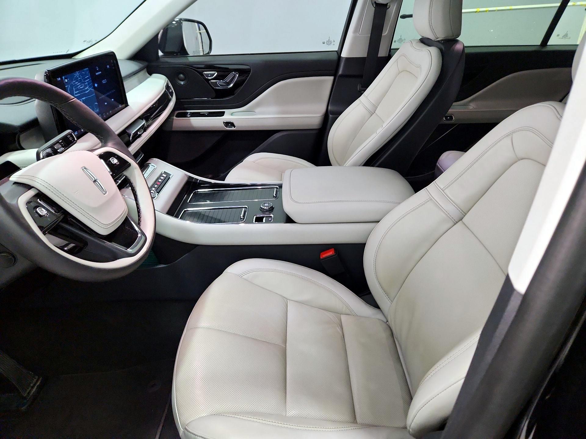 Thumbnail: 2025 Lincoln Aviator - 11