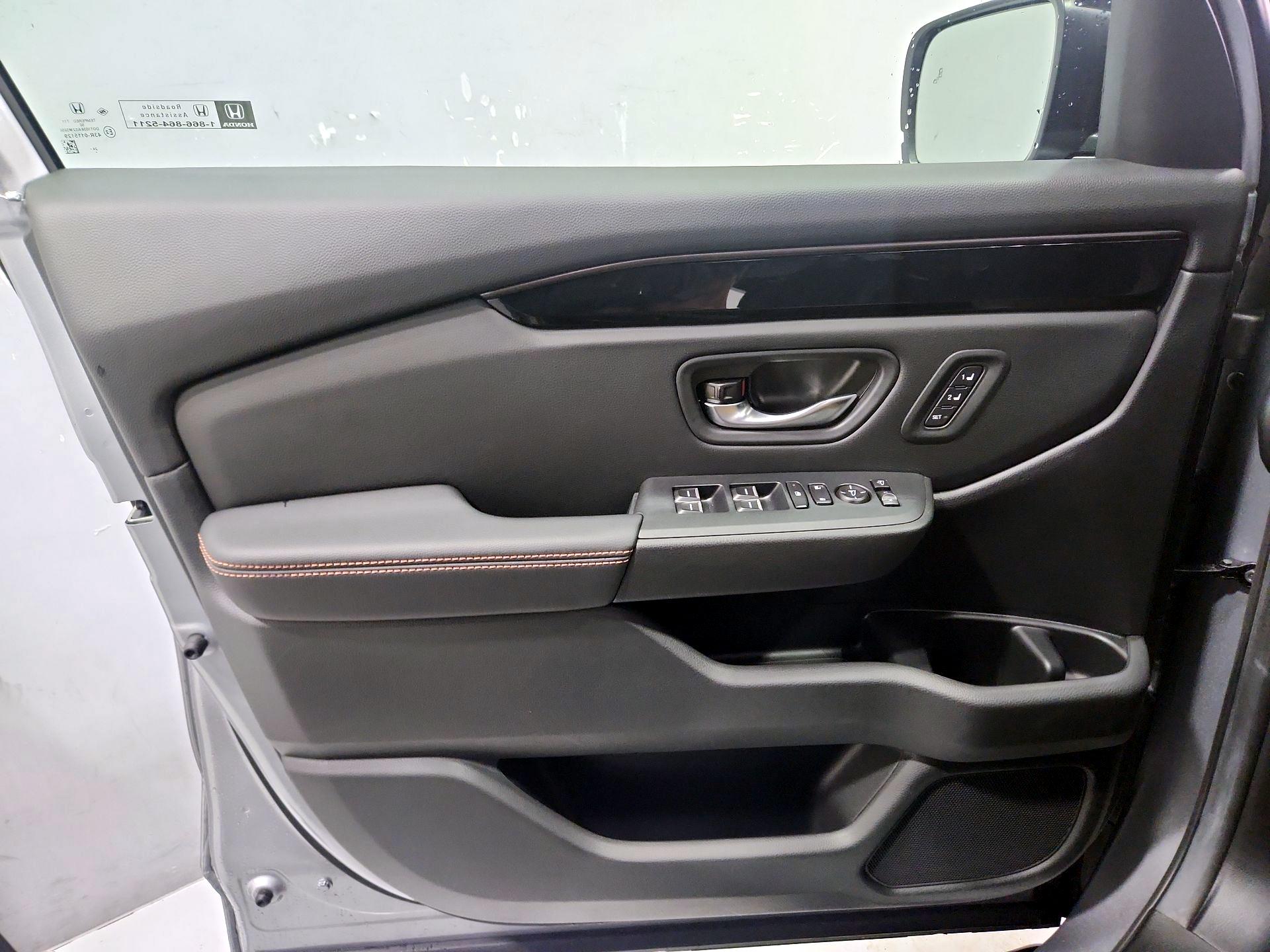 Thumbnail: 2025 Honda Pilot - 12