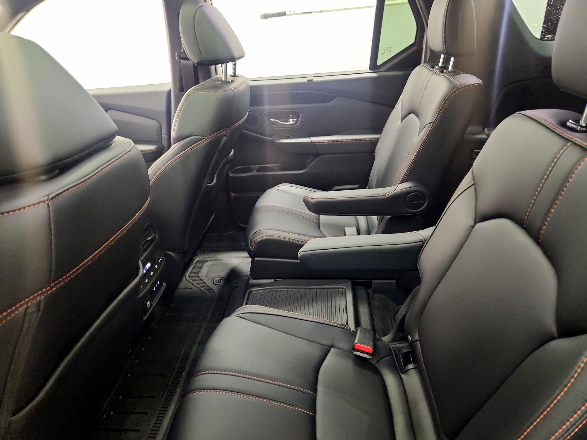 Thumbnail: 2025 Honda Pilot - 20