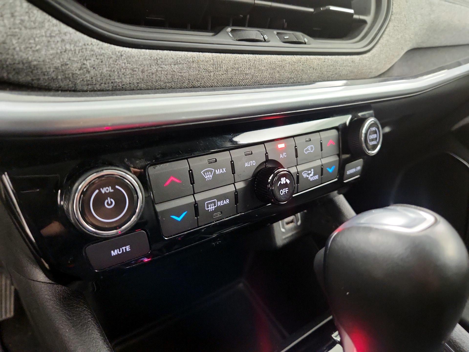 Thumbnail: 2022 Jeep Compass - 16