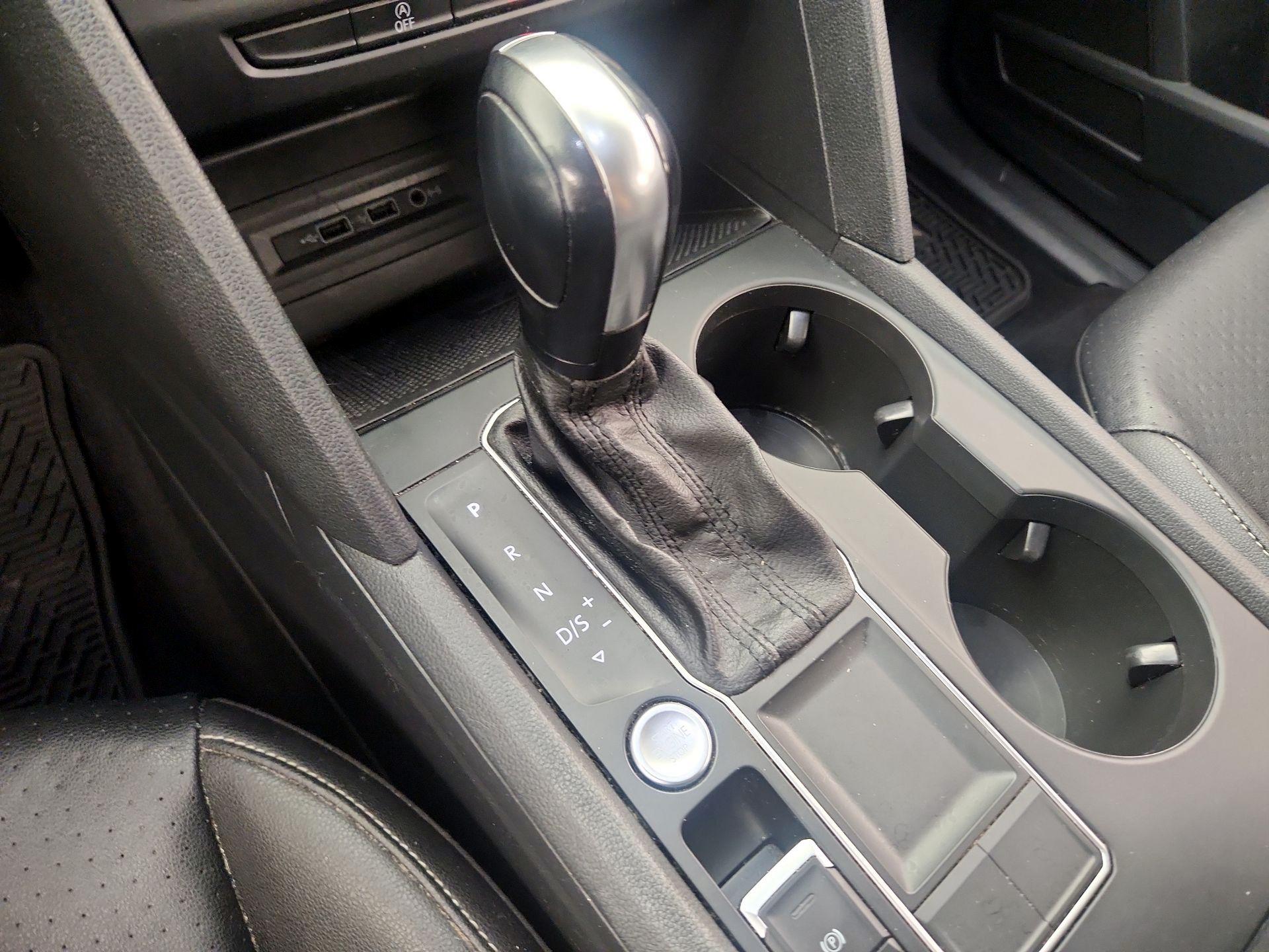 Thumbnail: 2021 Volkswagen Atlas - 17