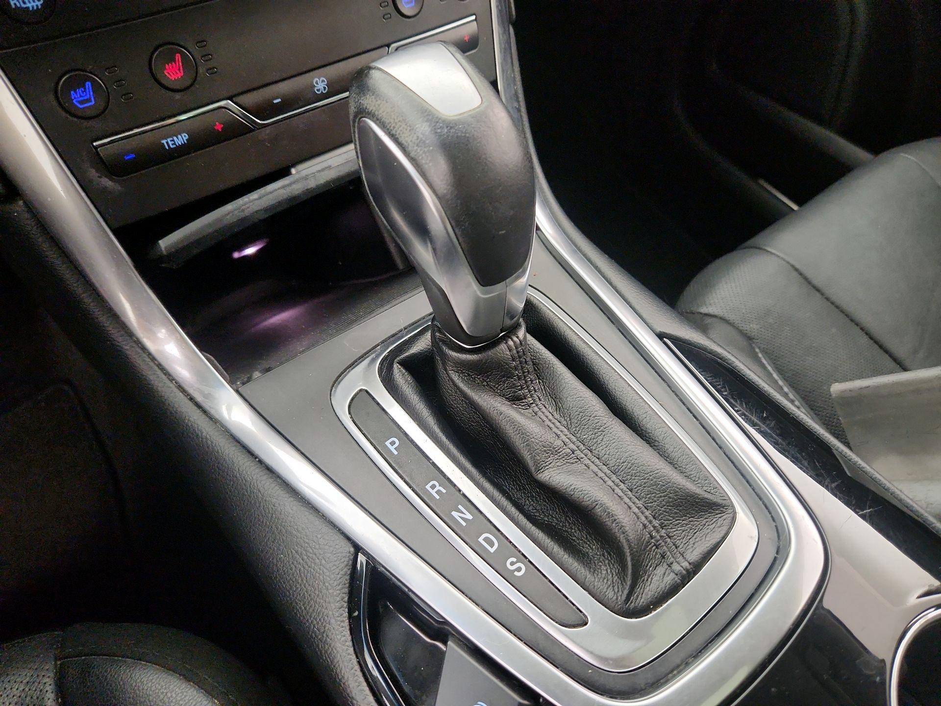 Thumbnail: 2017 Ford Edge - 18