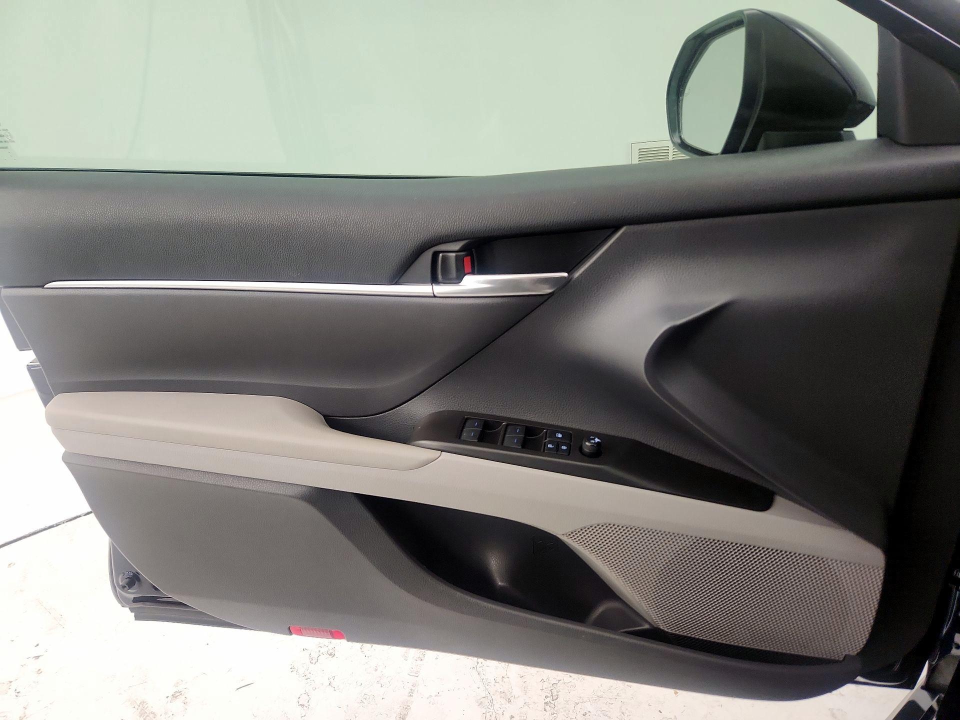 Thumbnail: 2021 Toyota Camry - 12