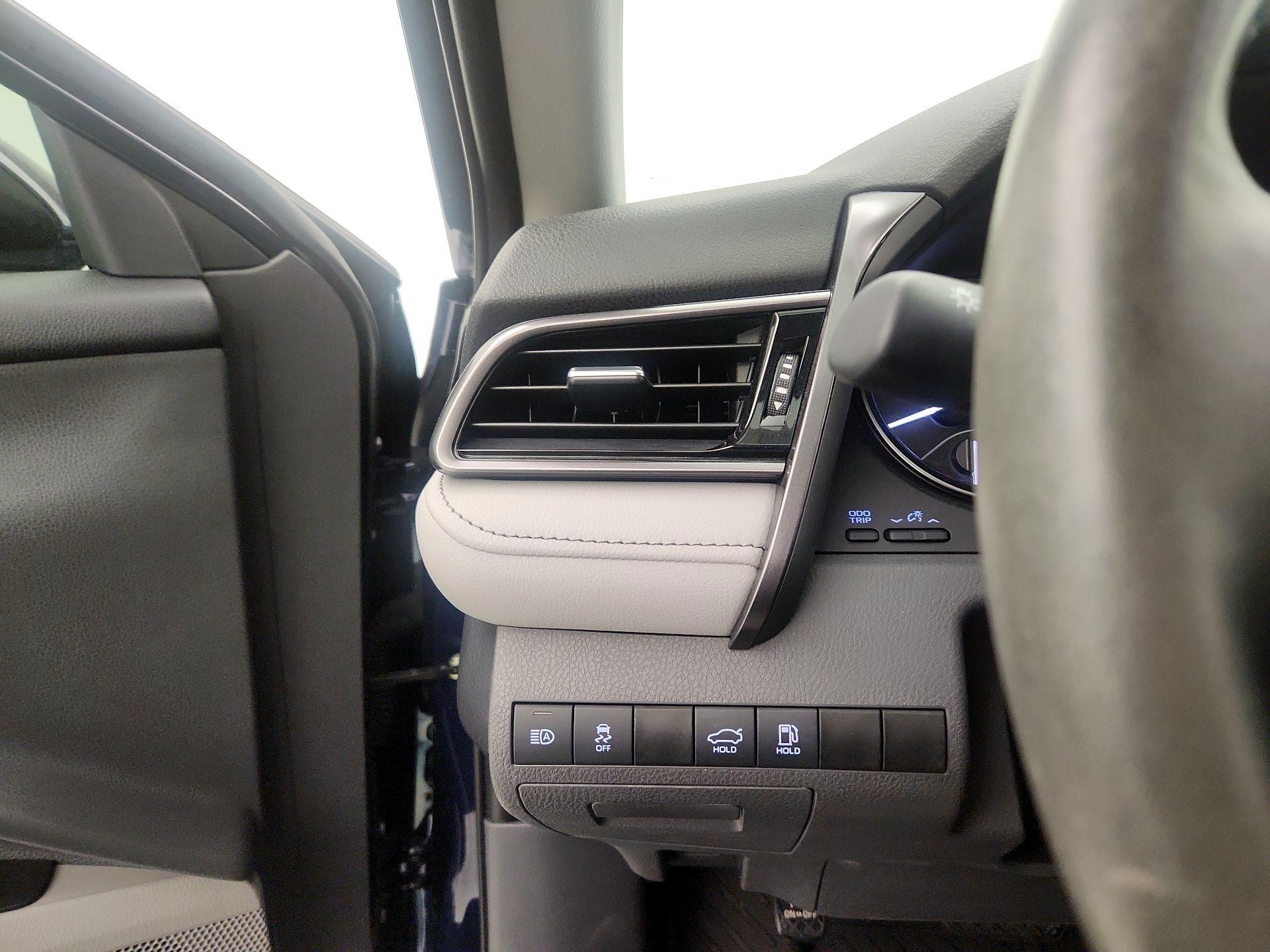 Thumbnail: 2021 Toyota Camry - 13