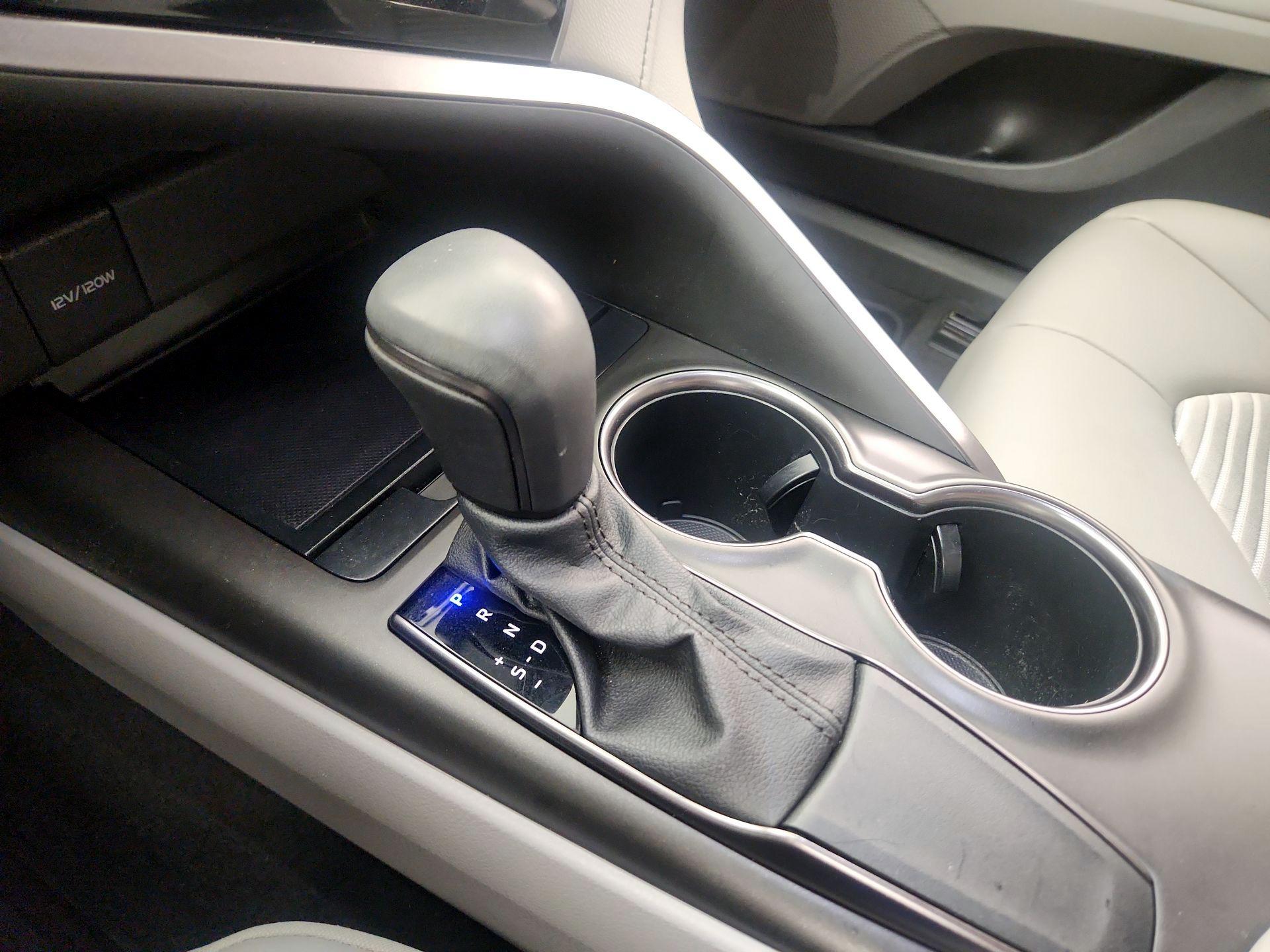 Thumbnail: 2021 Toyota Camry - 17