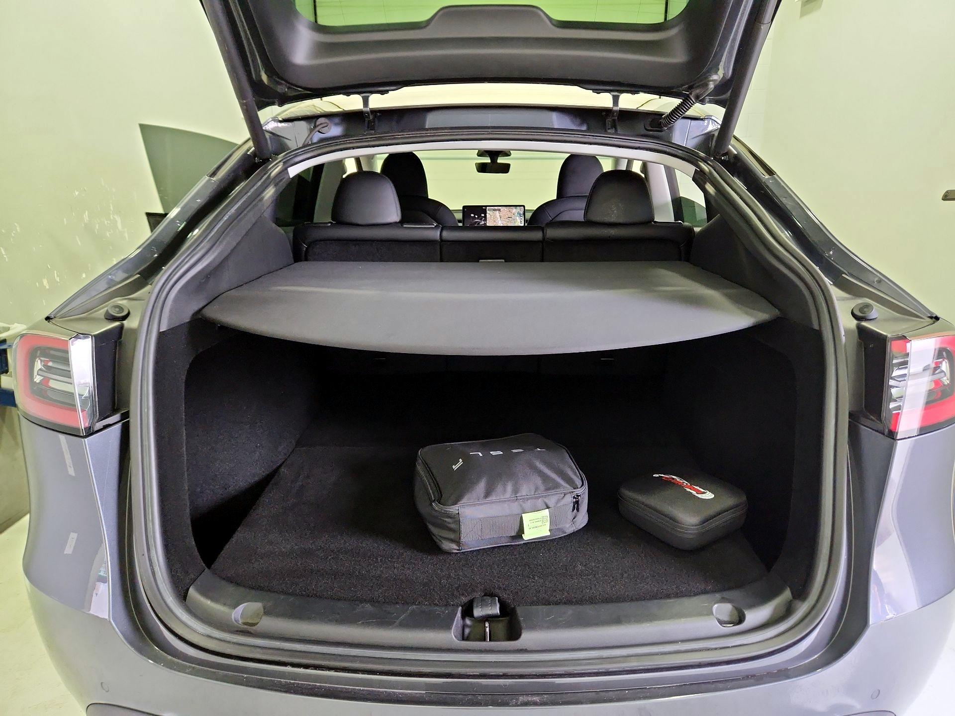 Thumbnail: 2022 Tesla Model Y - 19