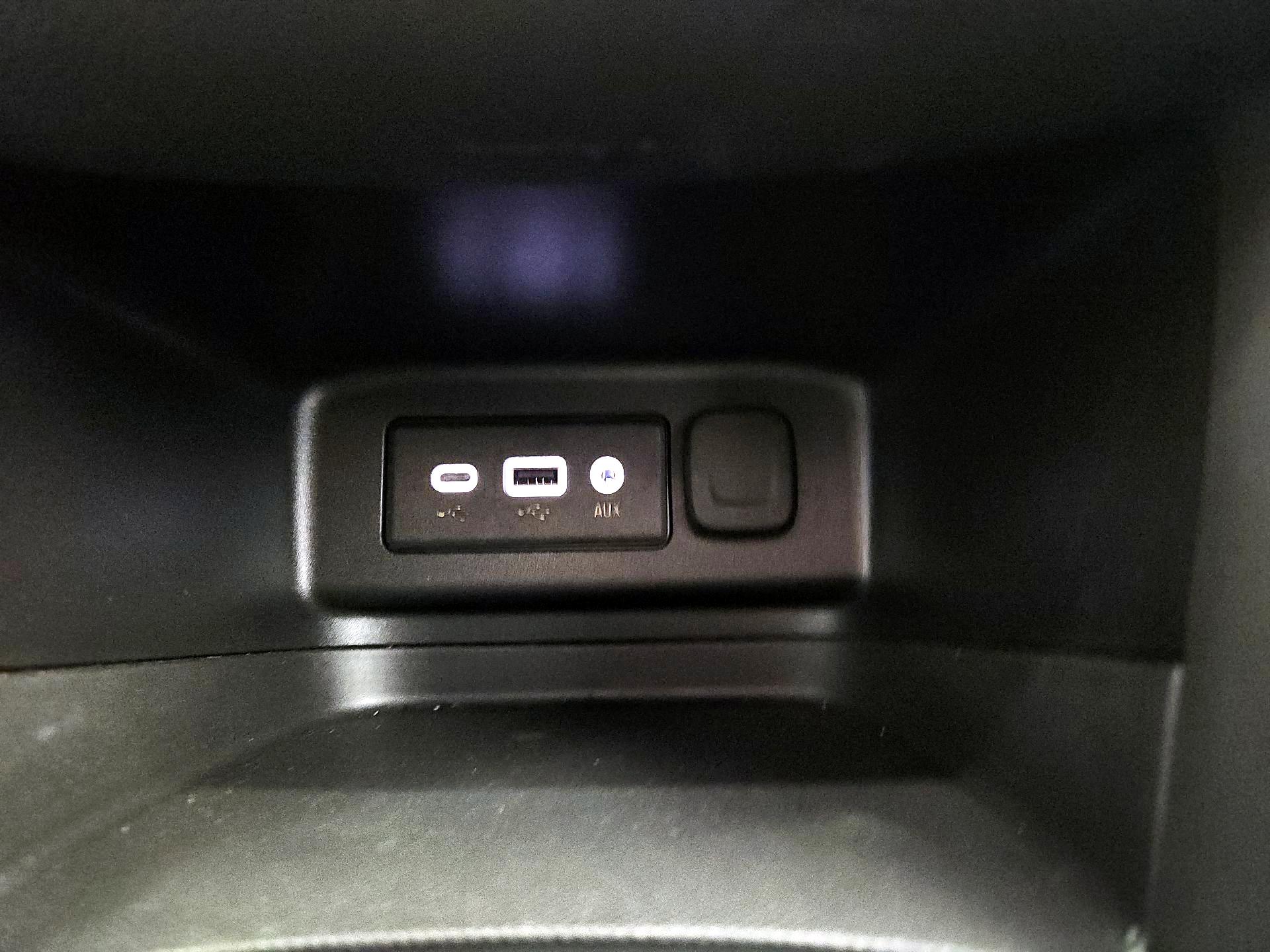 Thumbnail: 2022 Chevrolet Equinox - 19