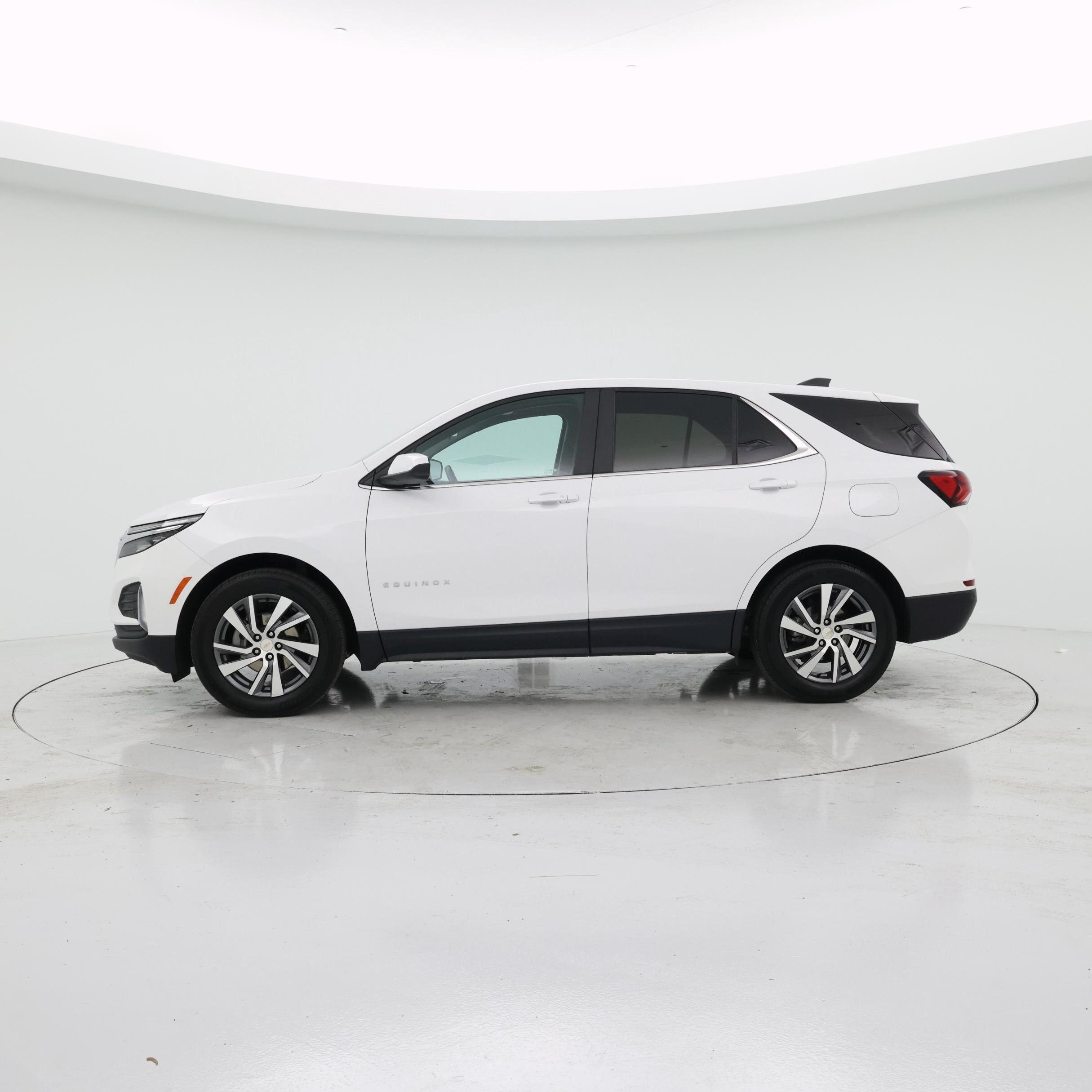 Thumbnail: 2022 Chevrolet Equinox - 3