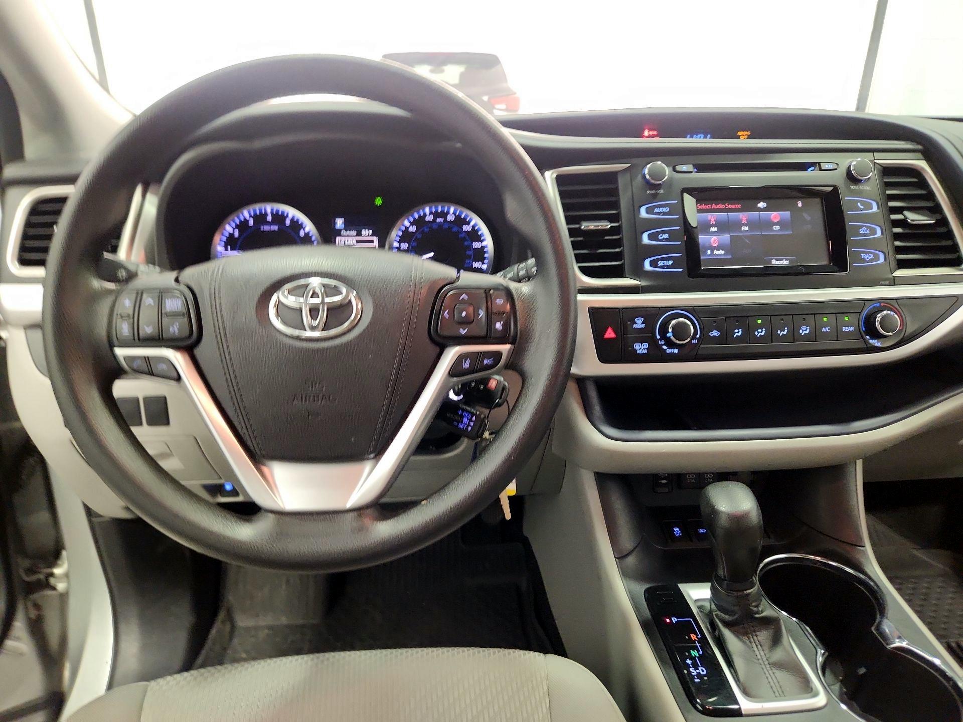 Thumbnail: 2018 Toyota Highlander - 10