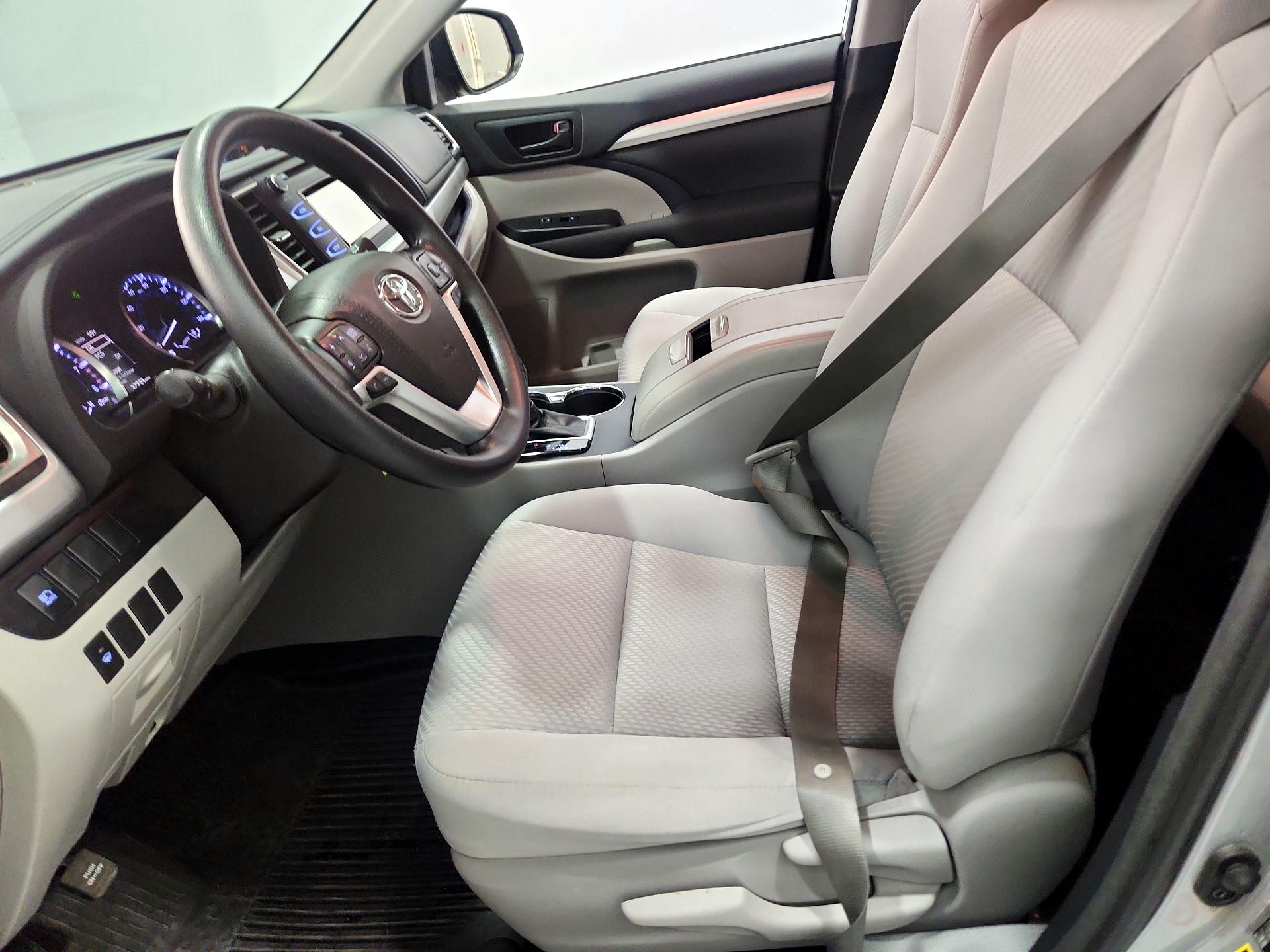 Thumbnail: 2018 Toyota Highlander - 11