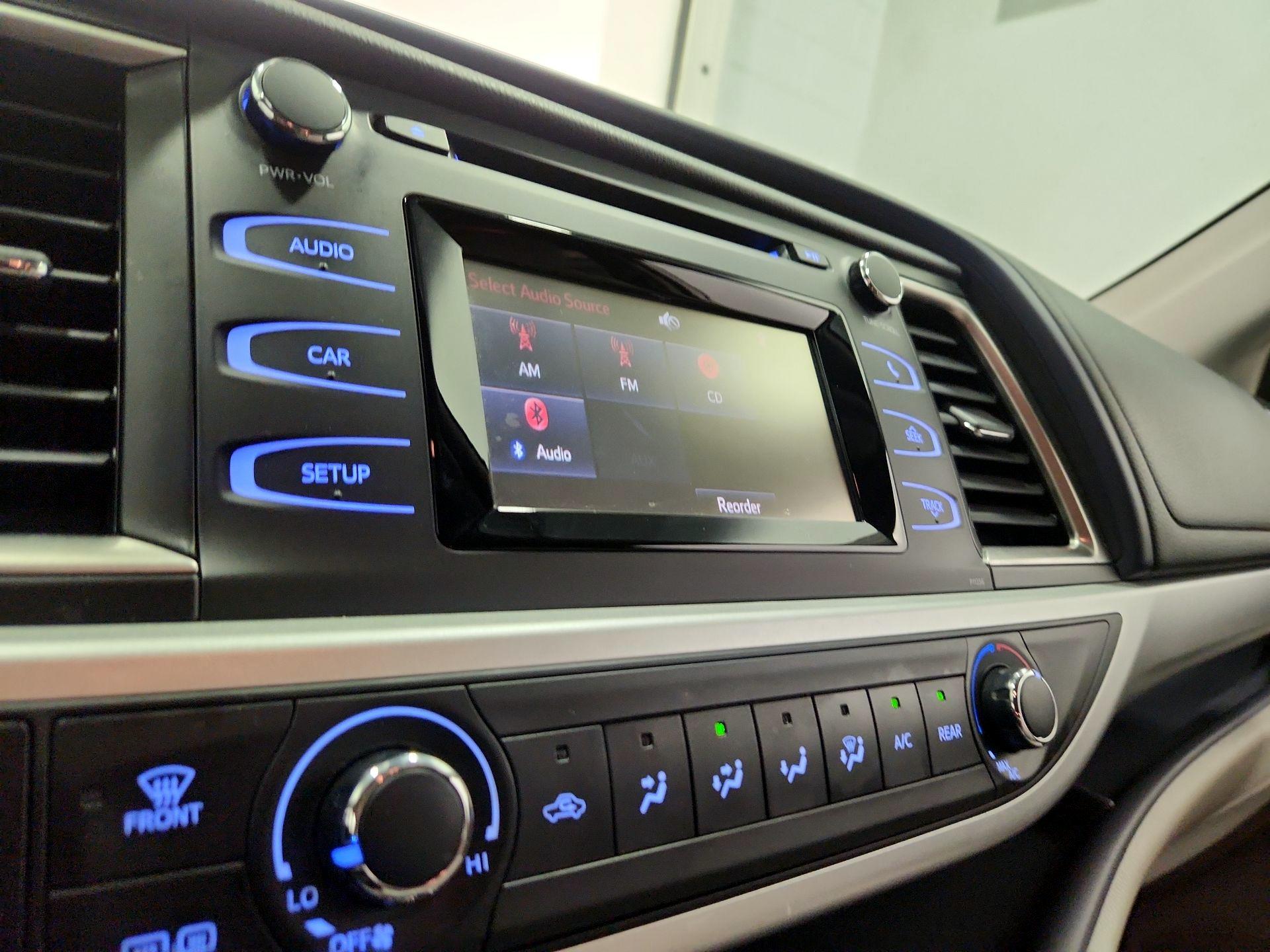 Thumbnail: 2018 Toyota Highlander - 15