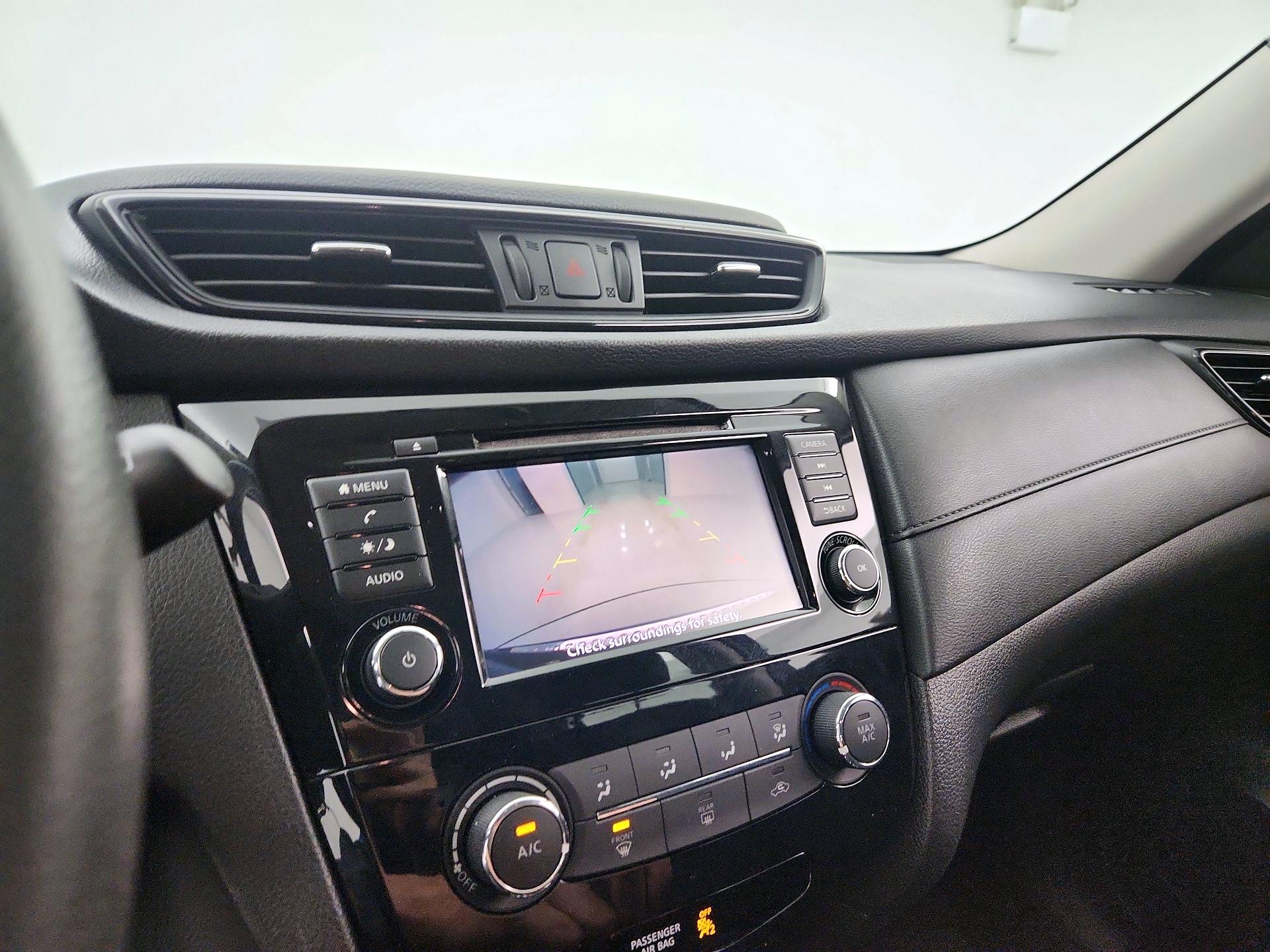 Thumbnail: 2018 Nissan Rogue - 14