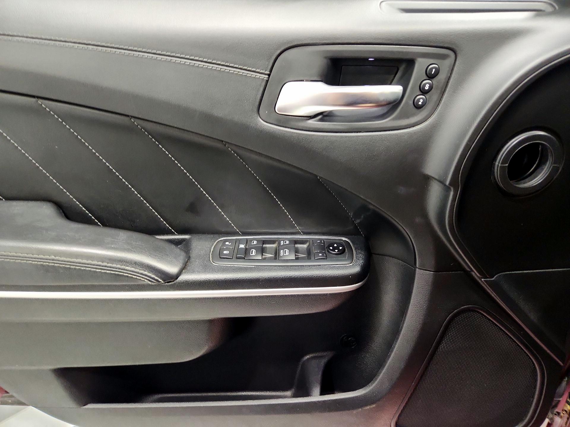 Thumbnail: 2020 Dodge Charger - 12