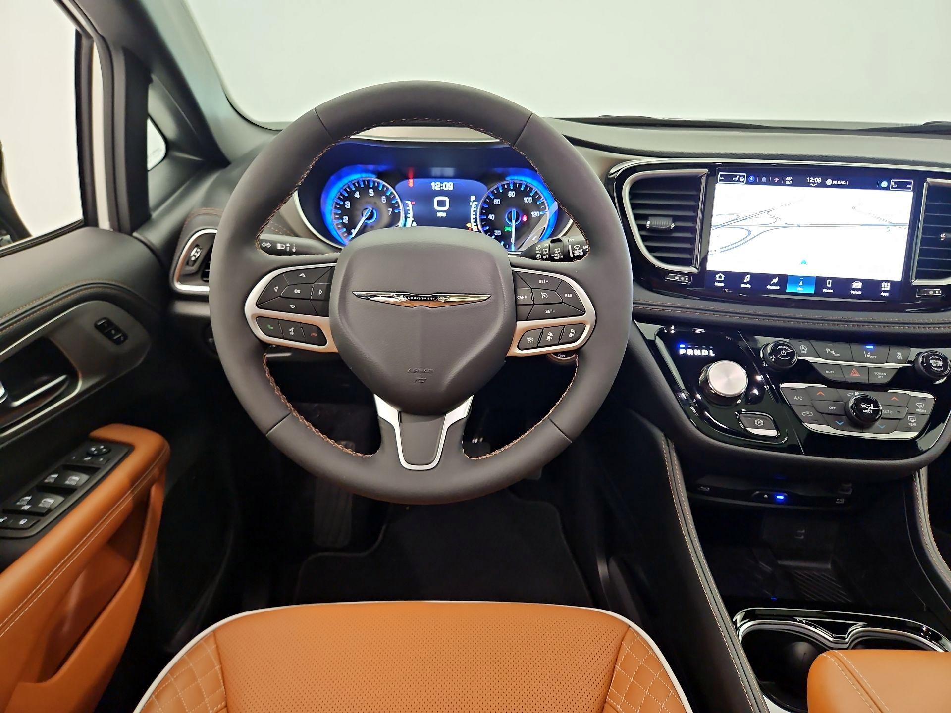 Thumbnail: 2026 Chrysler Pacifica - 10