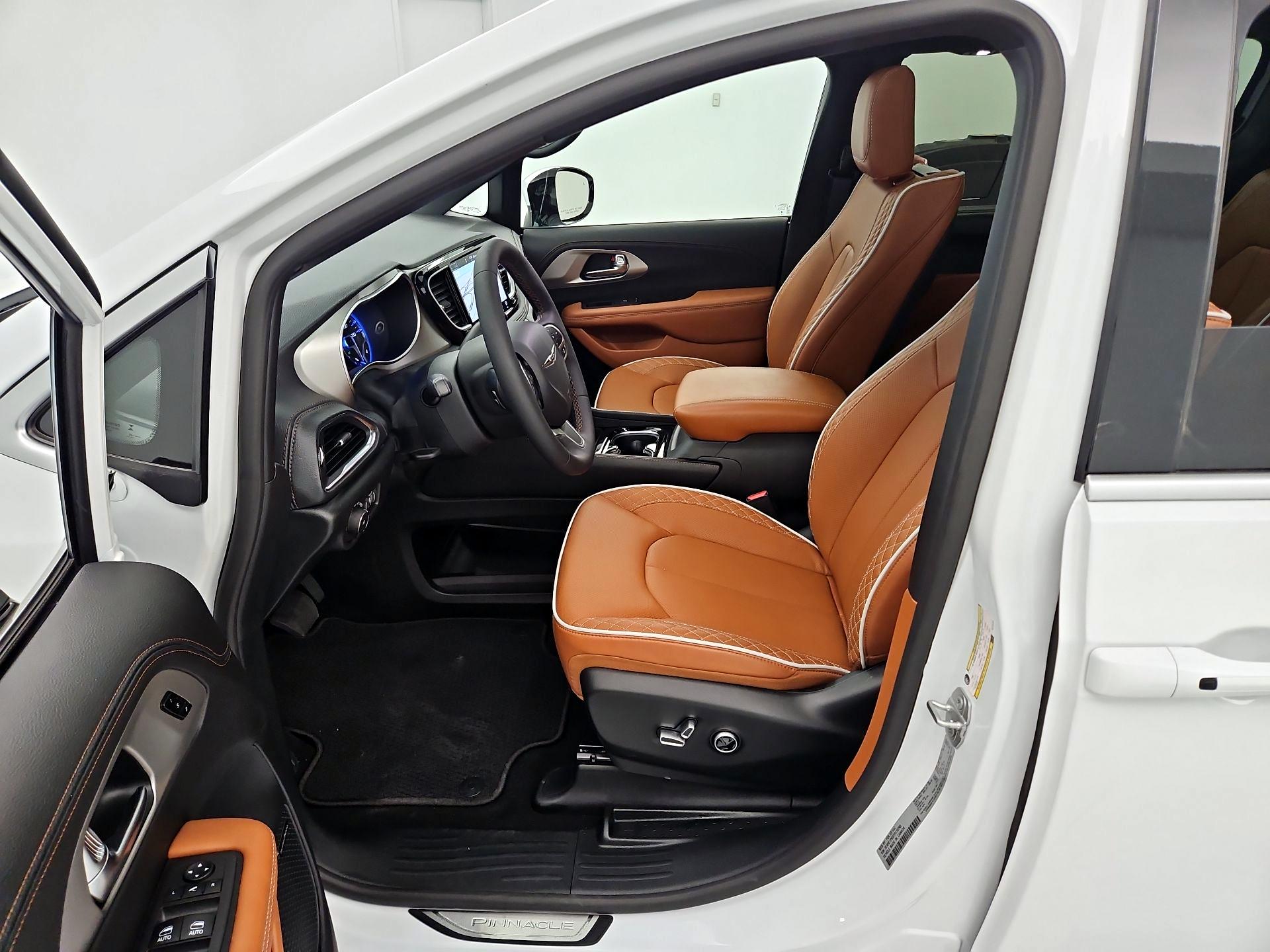 Thumbnail: 2026 Chrysler Pacifica - 11