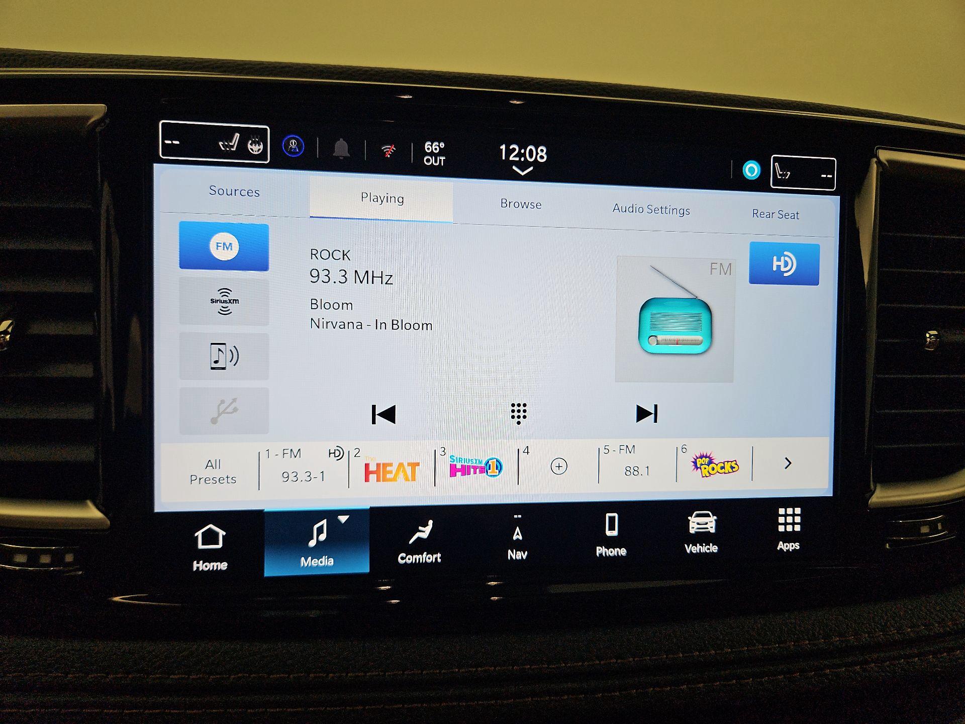 Thumbnail: 2026 Chrysler Pacifica - 16