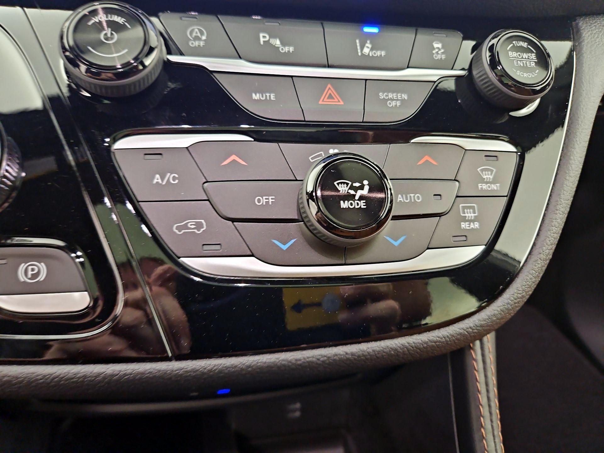 Thumbnail: 2026 Chrysler Pacifica - 17