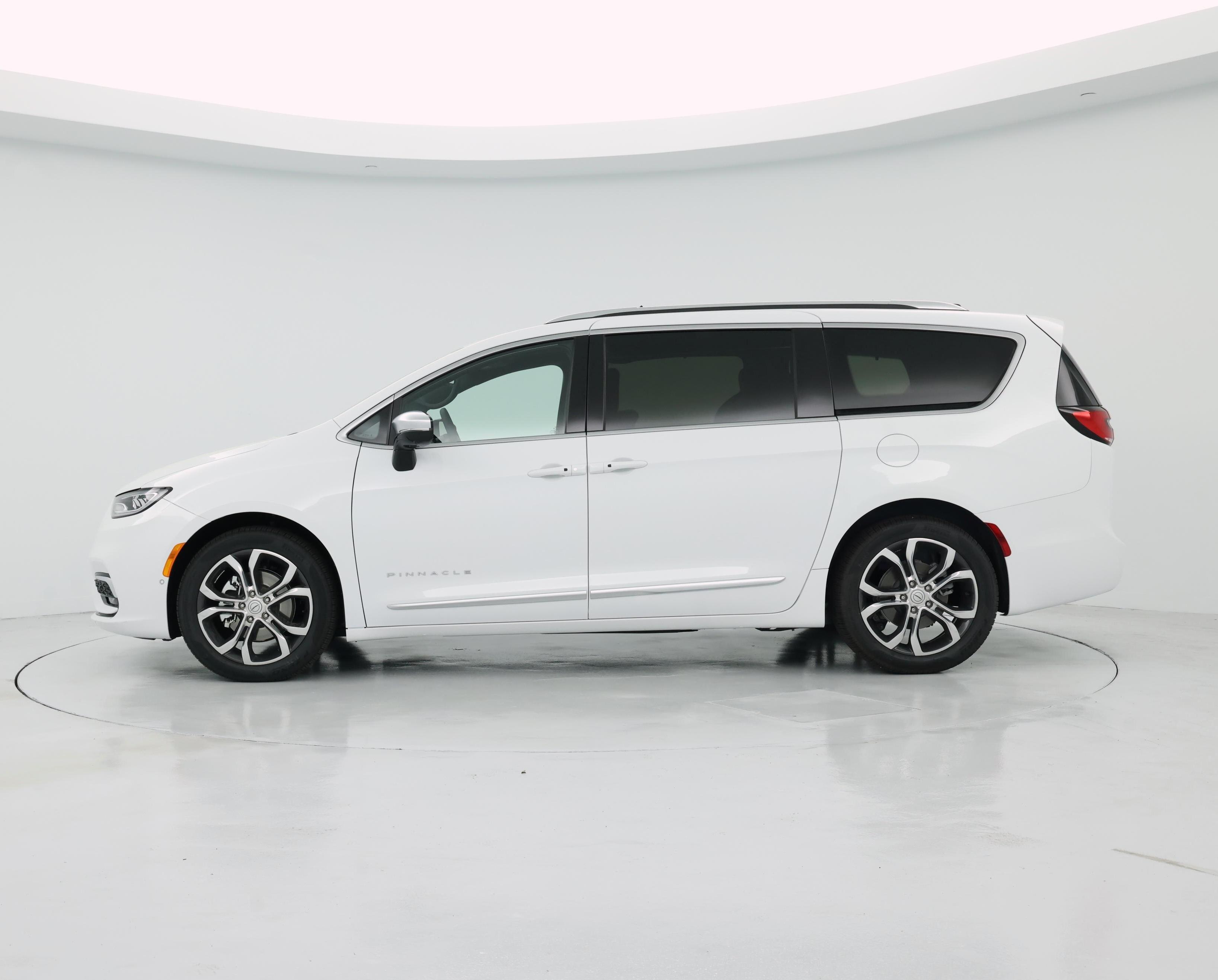 Thumbnail: 2026 Chrysler Pacifica - 3