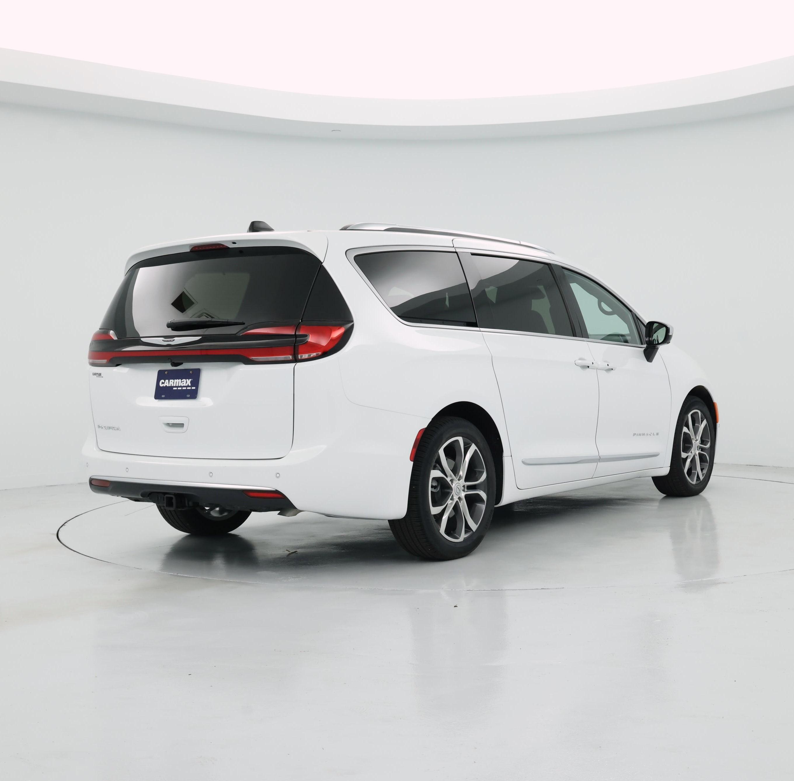 Thumbnail: 2026 Chrysler Pacifica - 8