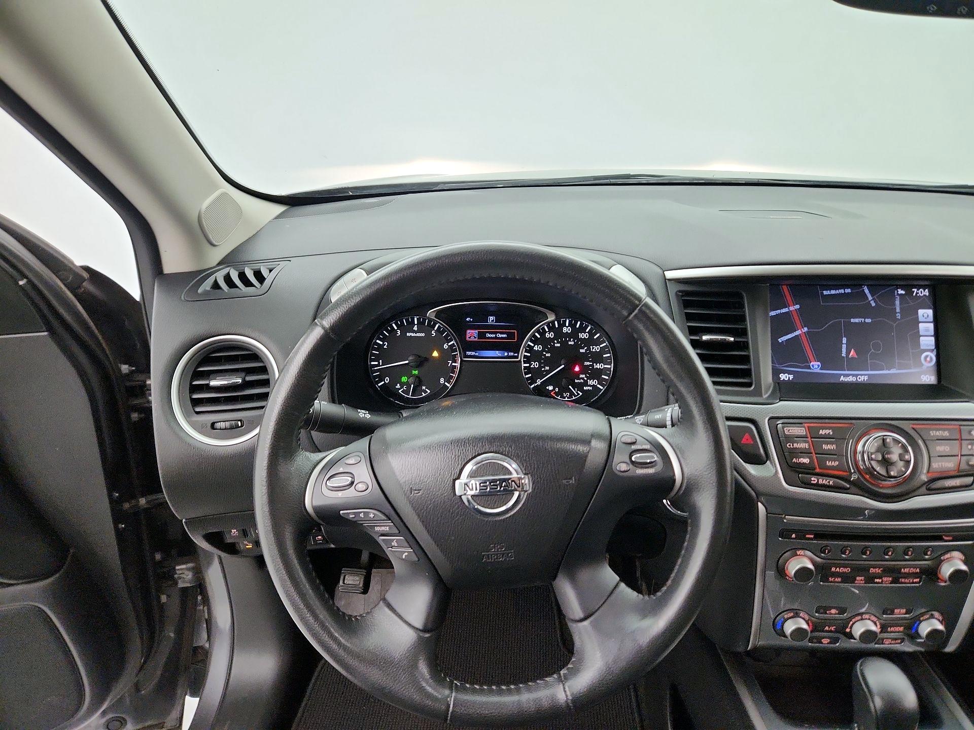 Thumbnail: 2017 Nissan Pathfinder - 10