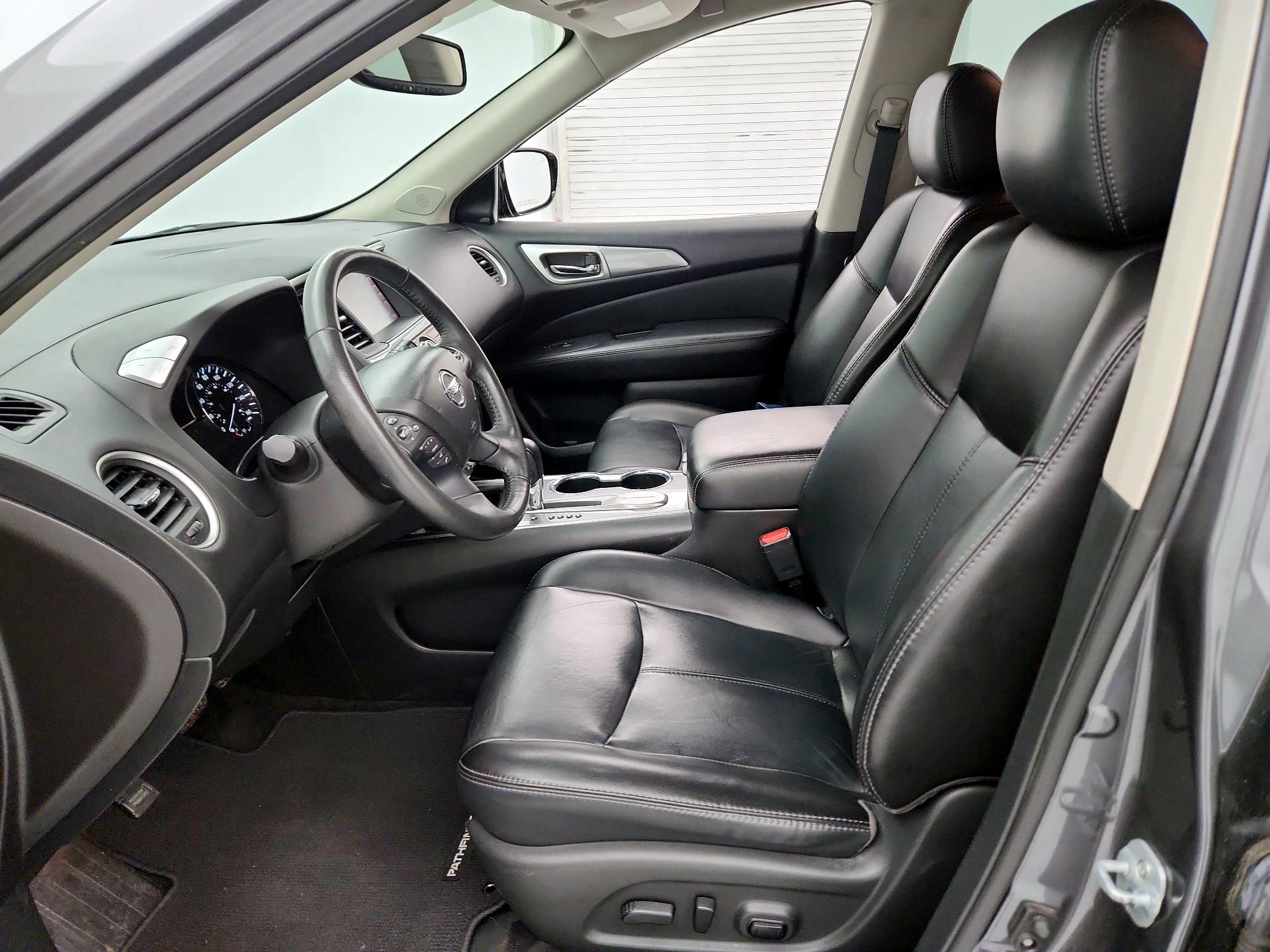 Thumbnail: 2017 Nissan Pathfinder - 11