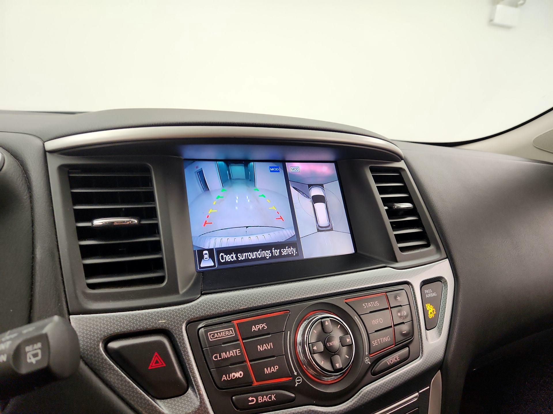 Thumbnail: 2017 Nissan Pathfinder - 15