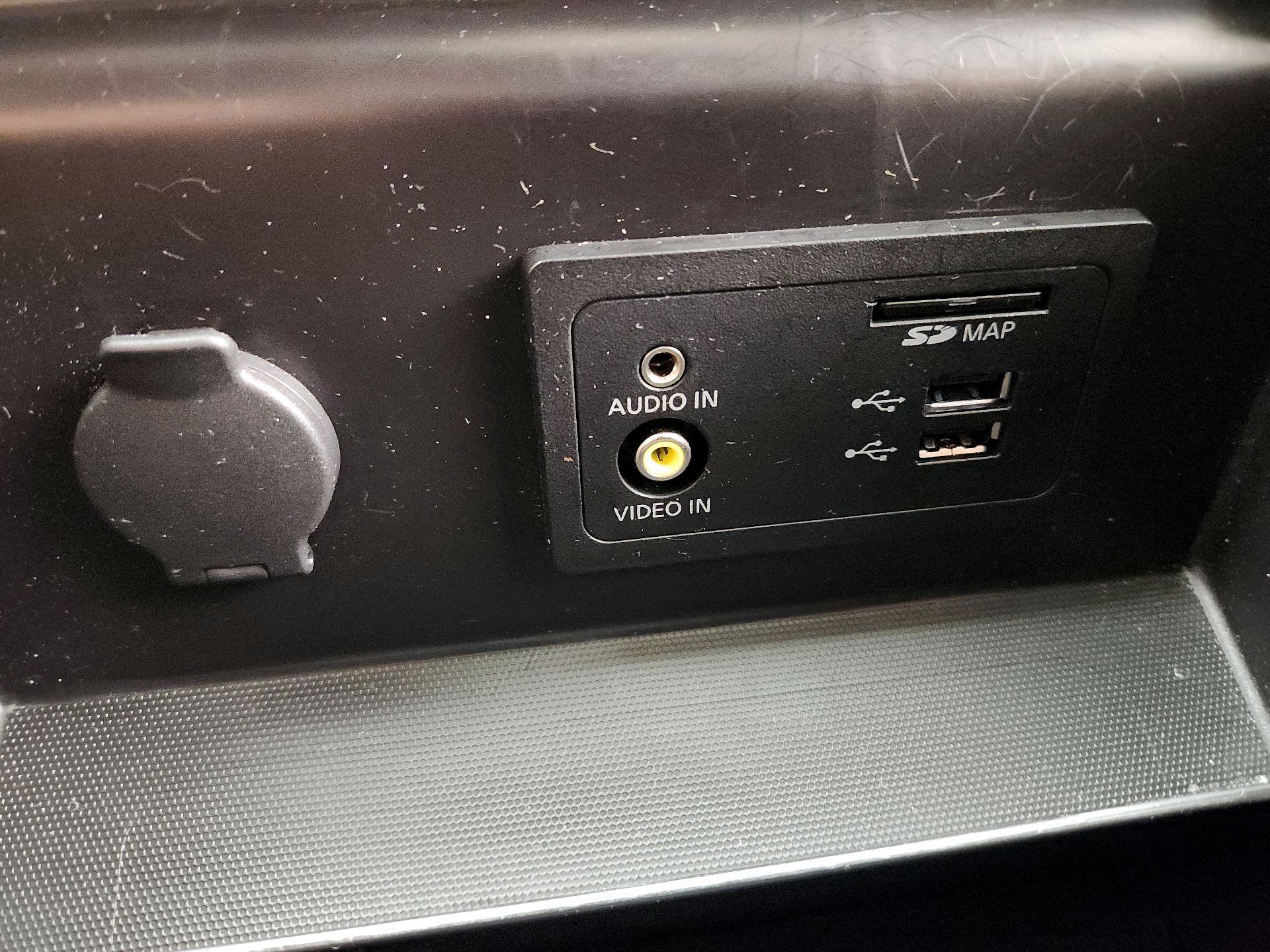 Thumbnail: 2017 Nissan Pathfinder - 19