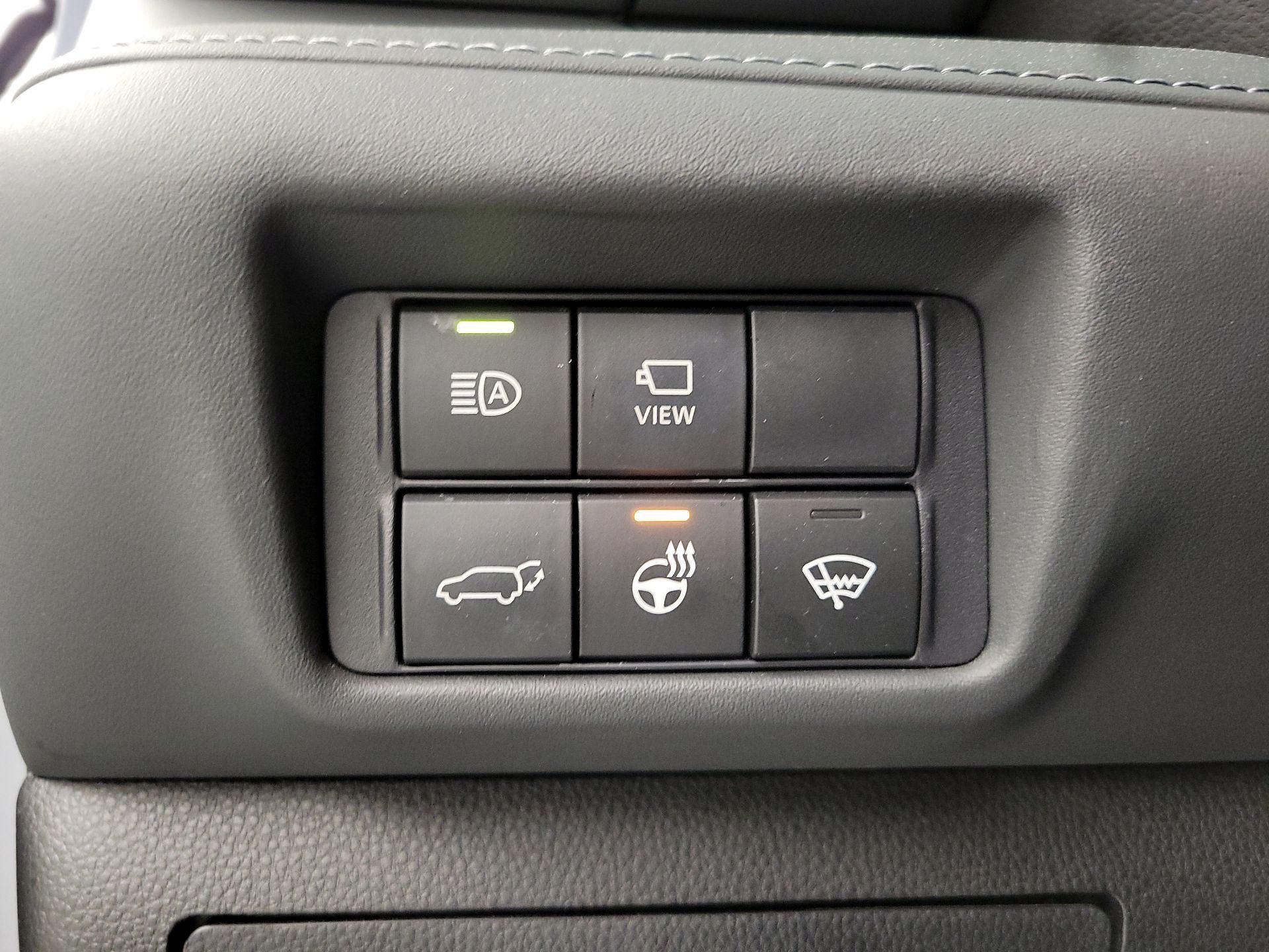 Thumbnail: 2021 Toyota Highlander - 13