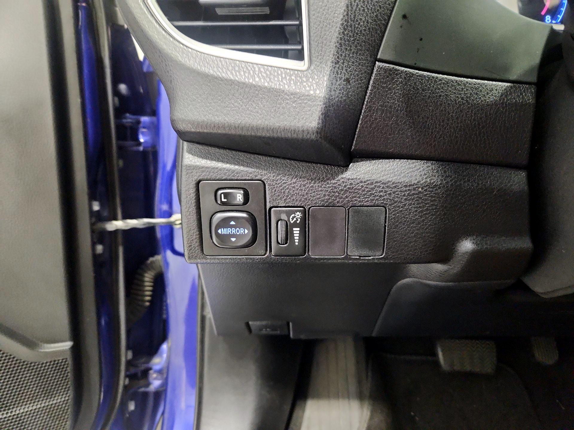 Thumbnail: 2016 Toyota Corolla - 13