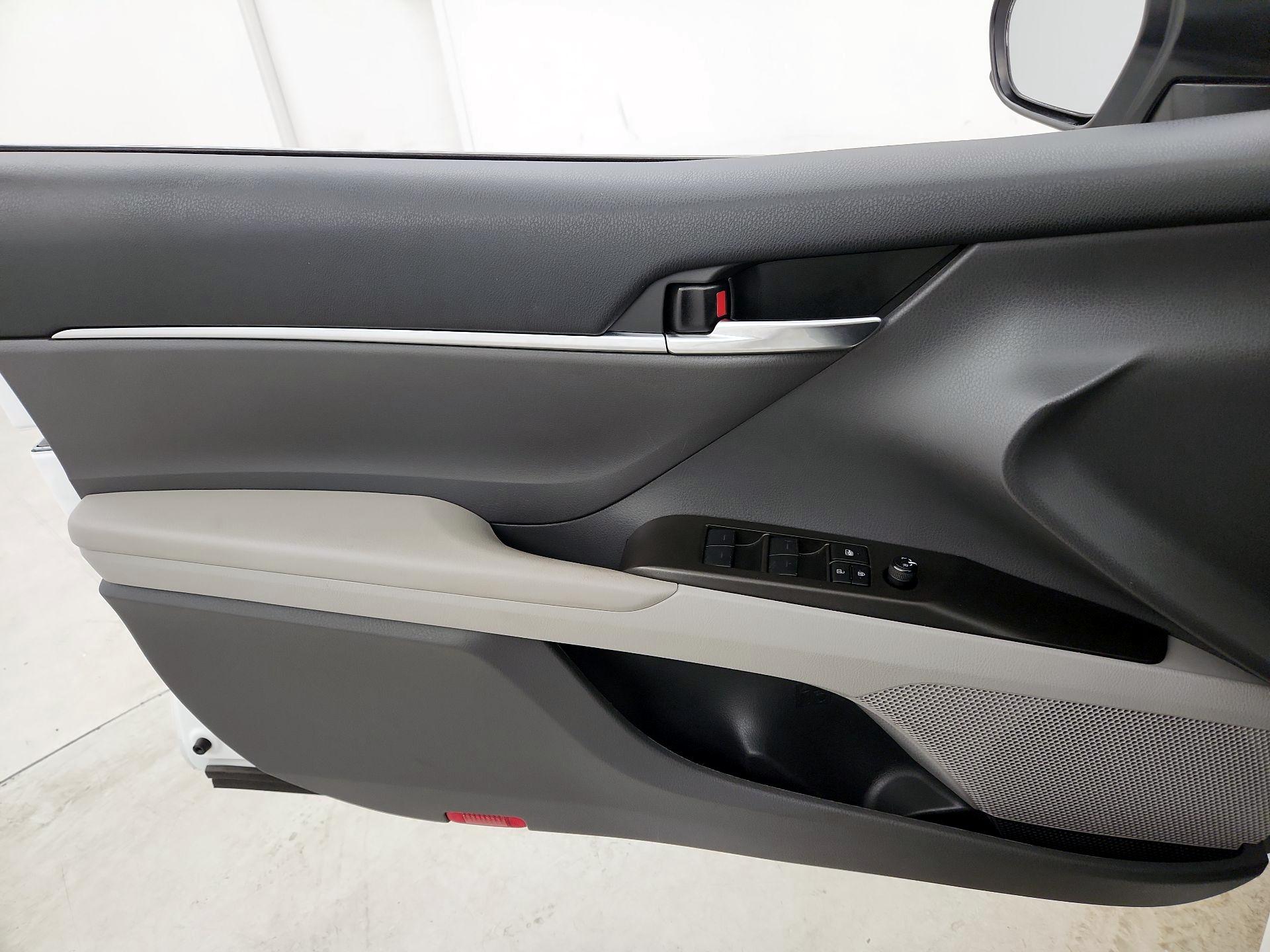 Thumbnail: 2023 Toyota Camry - 12