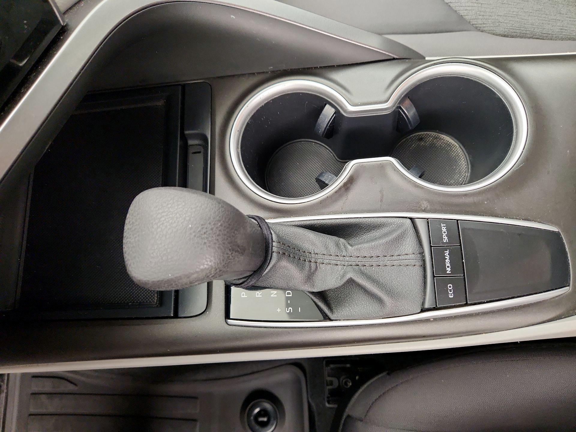 Thumbnail: 2023 Toyota Camry - 17