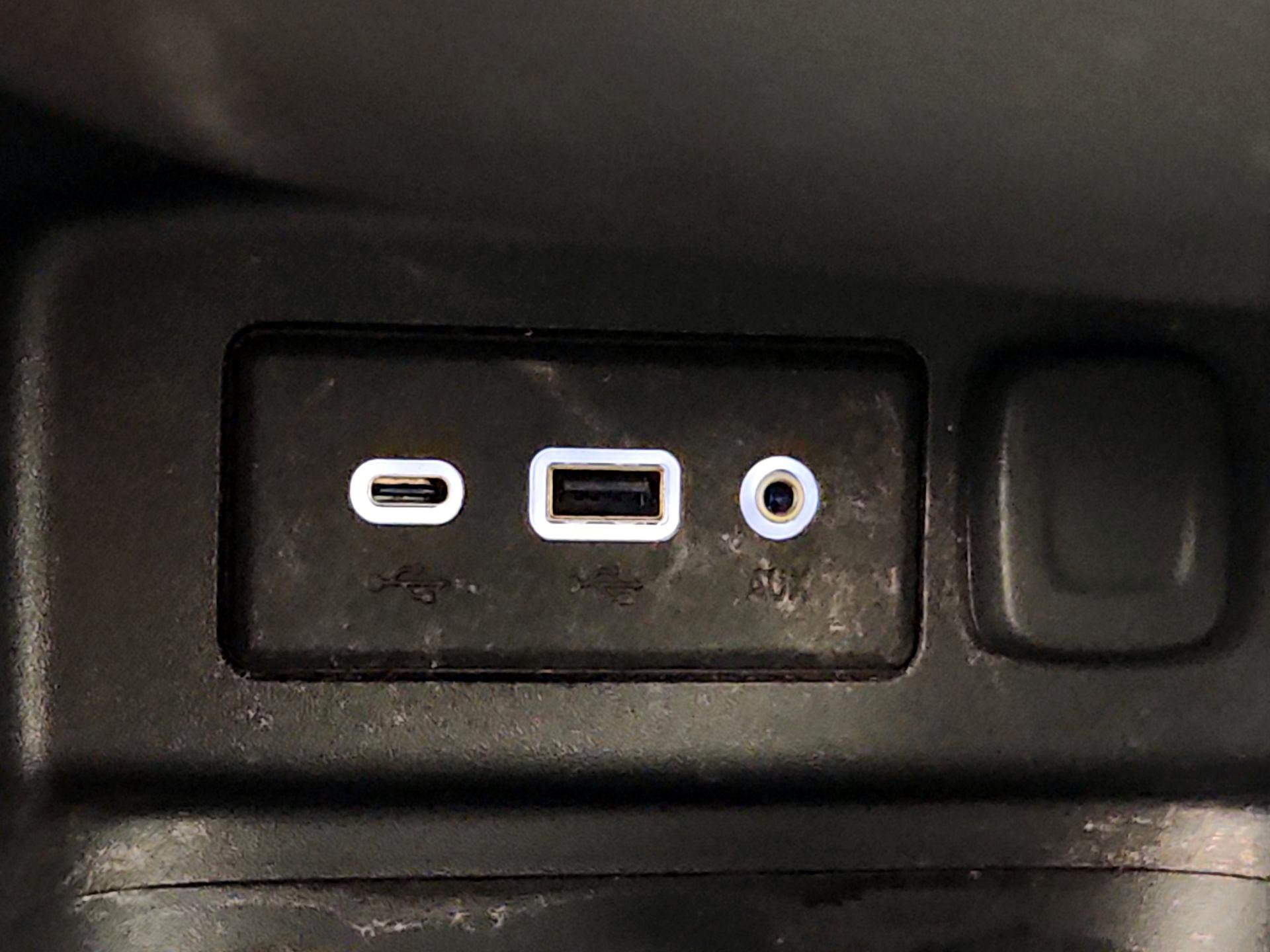 Thumbnail: 2023 Chevrolet Equinox - 18