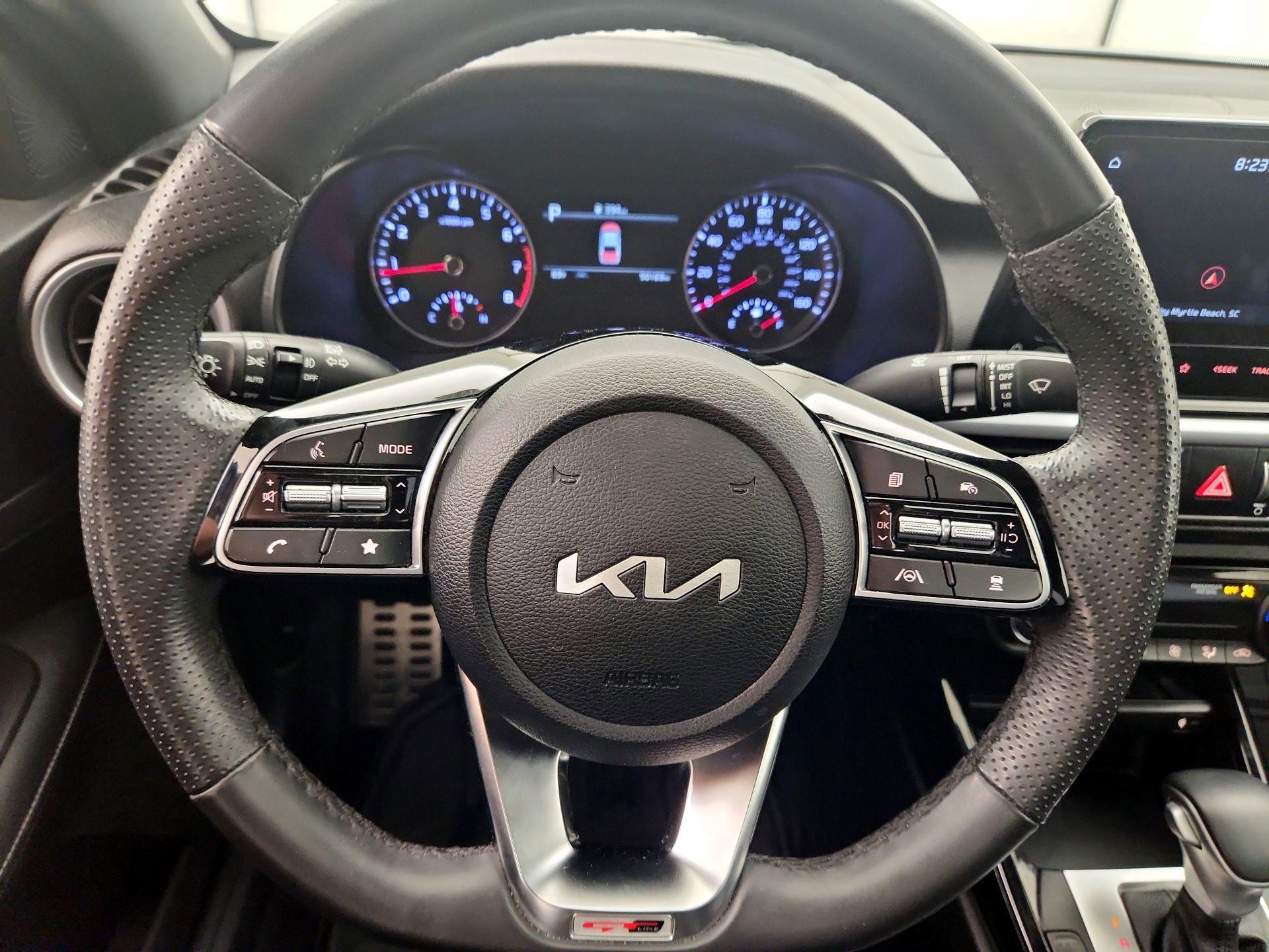 Thumbnail: 2023 Kia Forte - 10