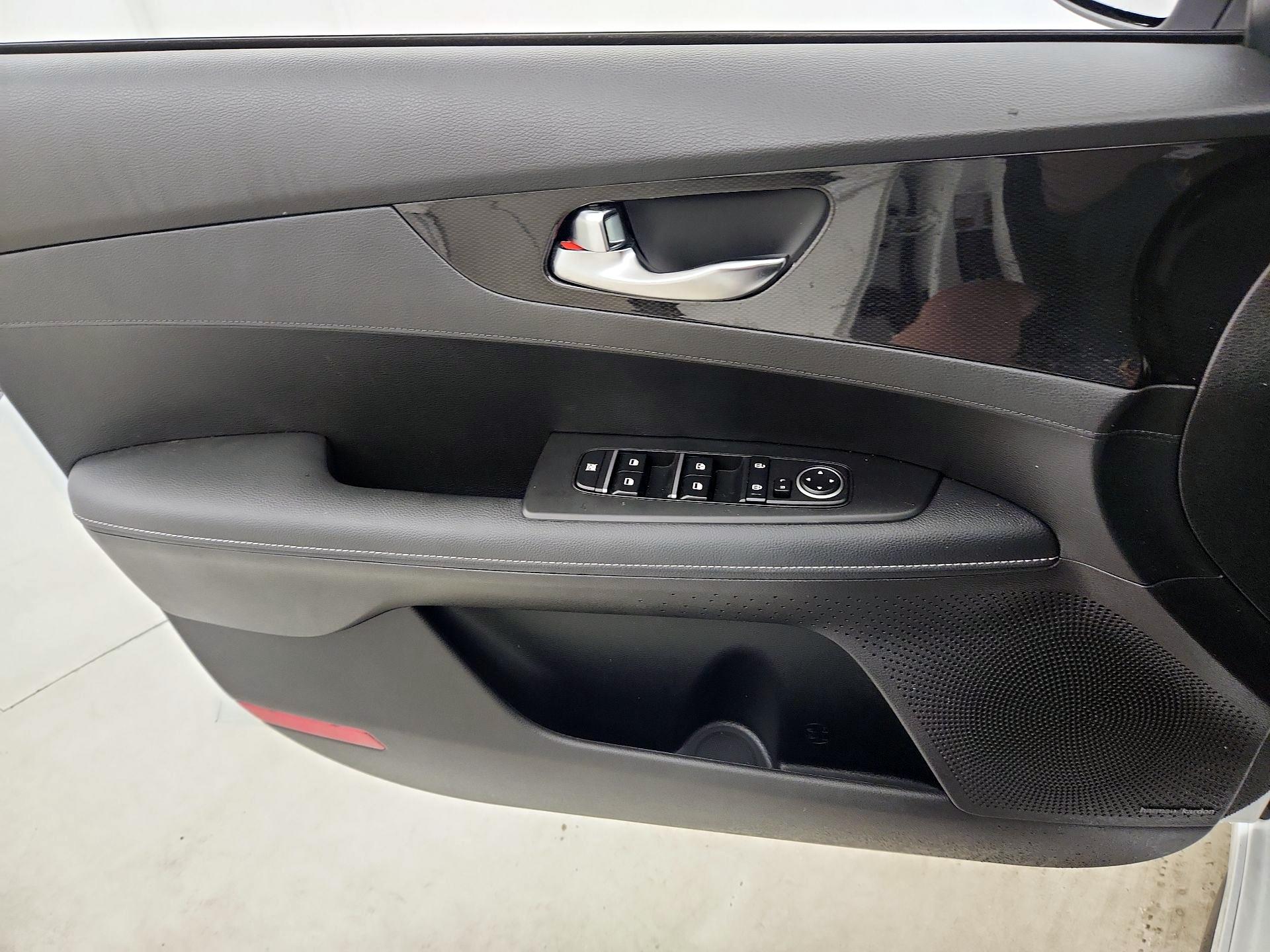 Thumbnail: 2023 Kia Forte - 12