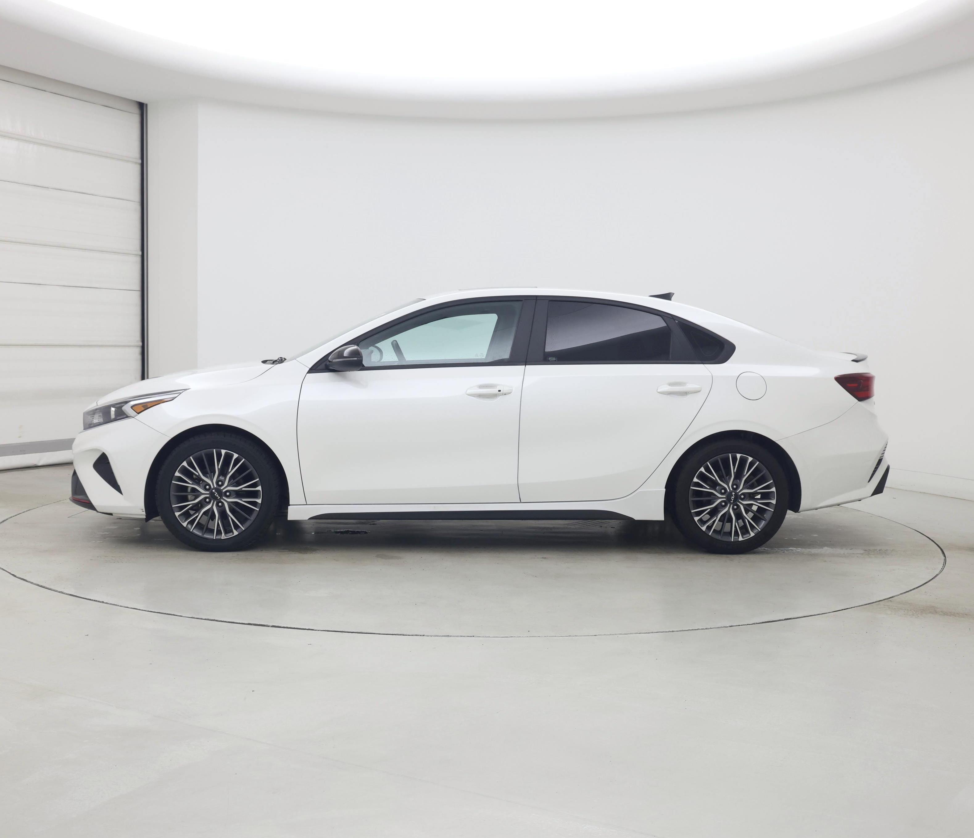 Thumbnail: 2023 Kia Forte - 3