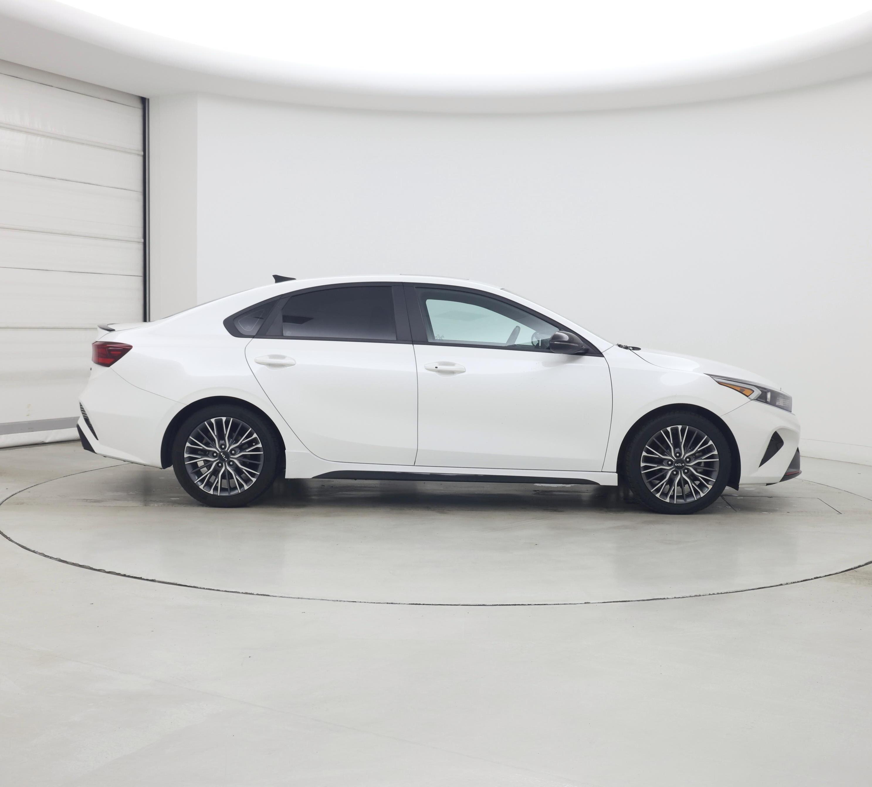 Thumbnail: 2023 Kia Forte - 7