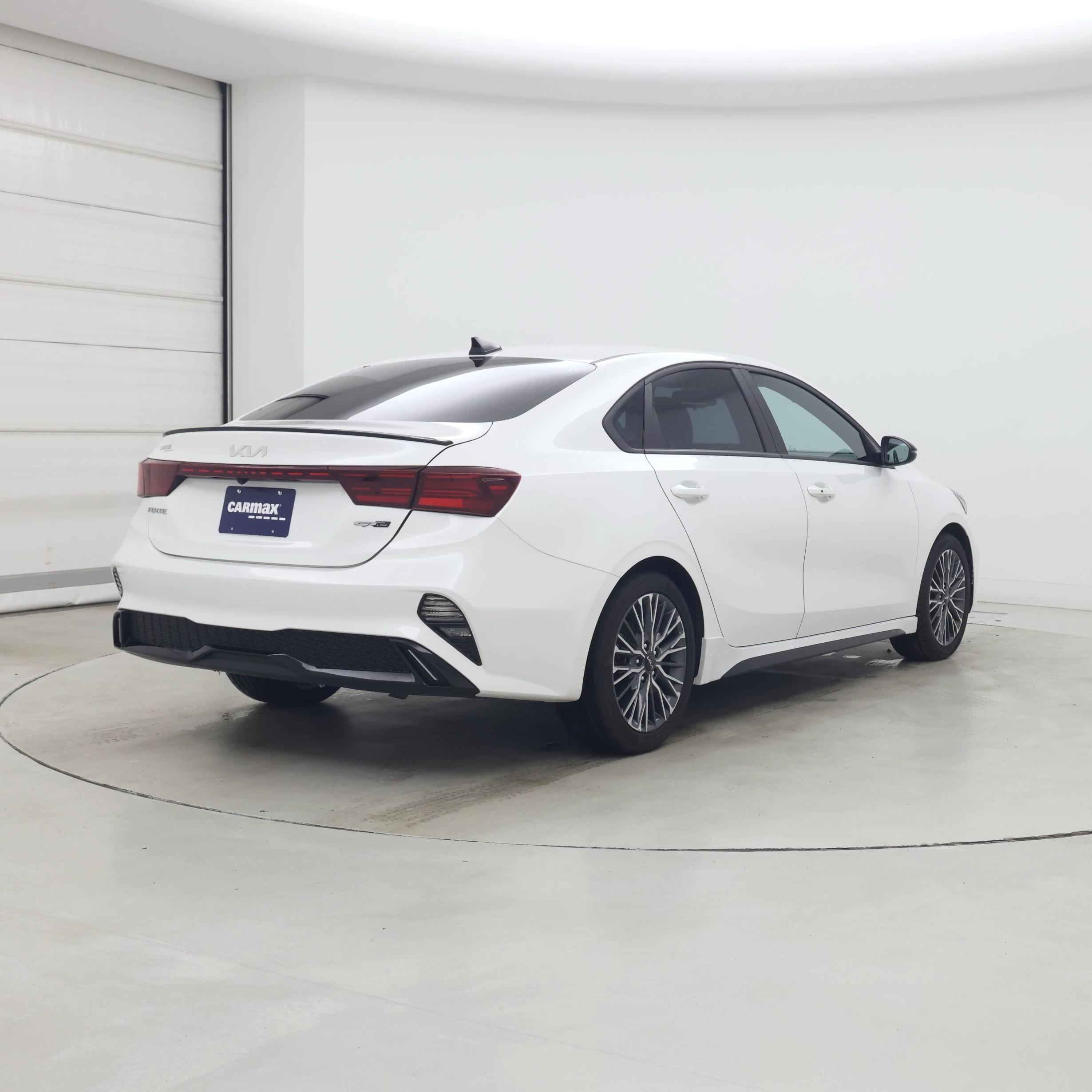 Thumbnail: 2023 Kia Forte - 8