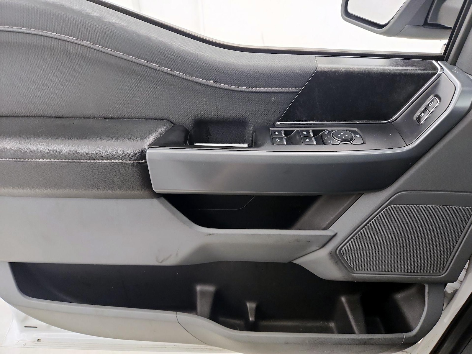 2023 Ford F-150 XLT - Photo 13